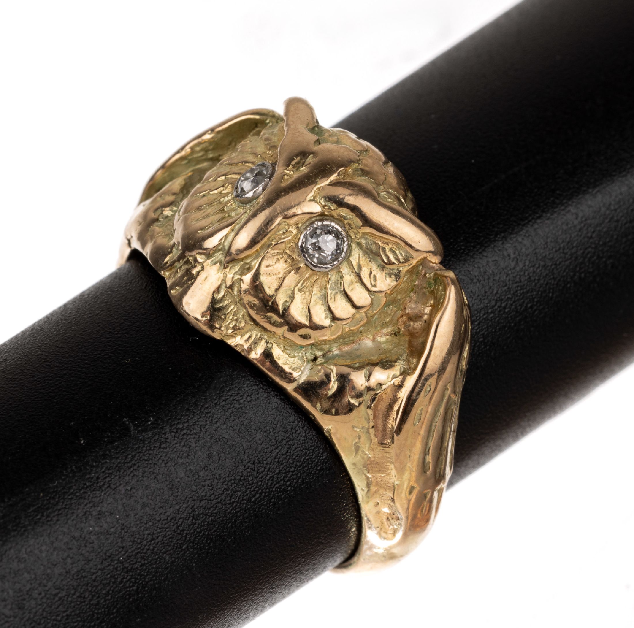 14 kt Gold Diamant-Ring "Eule", GG 585/000,plastischer Ringkopf, Augen 2 kl. Altschliffdiamanten, RW 64, ca. 16.8 g