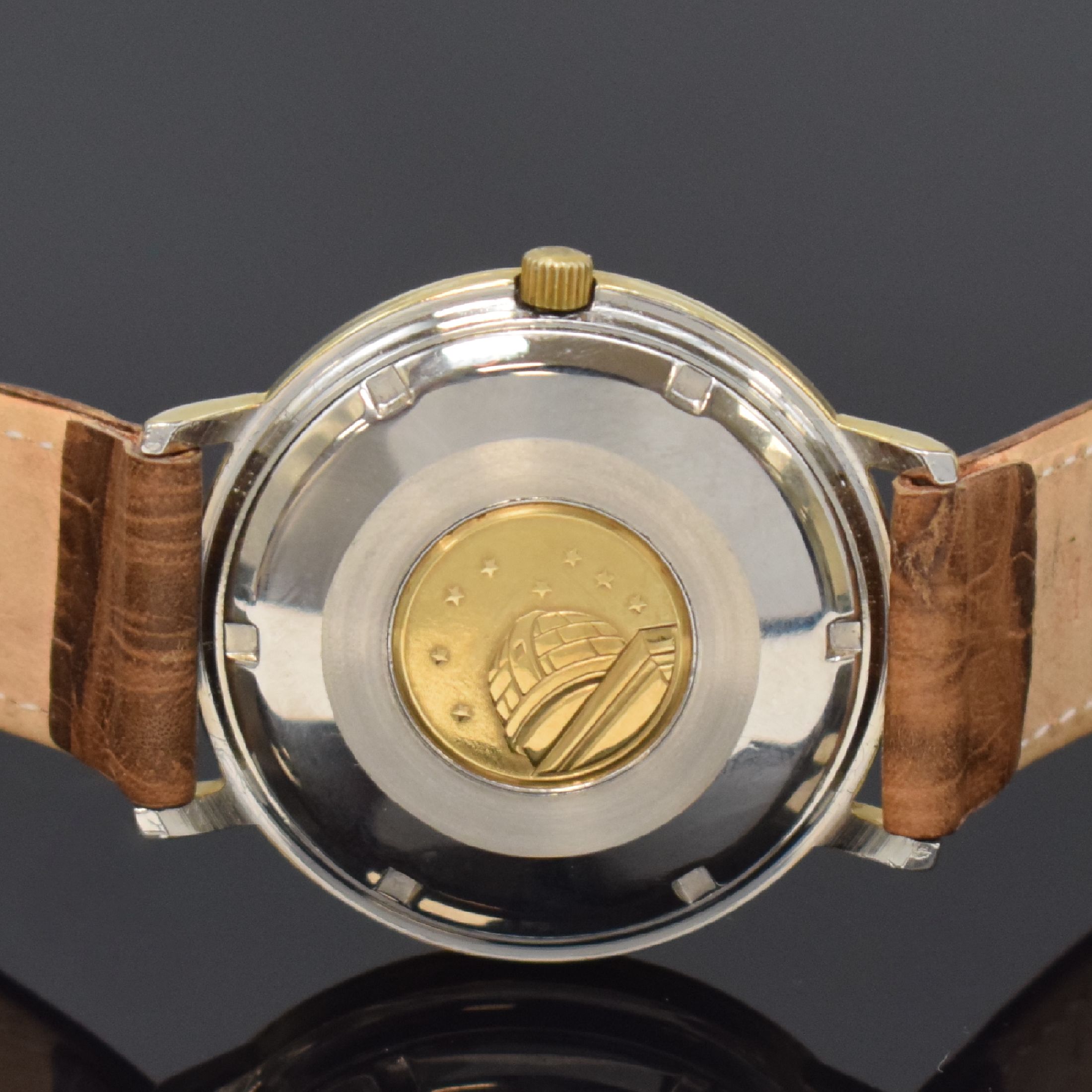 Detail c: OMEGA Herrenarmbanduhr Constellation Chronometer Referenz CD 168.004, Automatik, Schweiz um 1967, Edelstahlgeh. m. Goldhaube, Boden m. zentr. ...