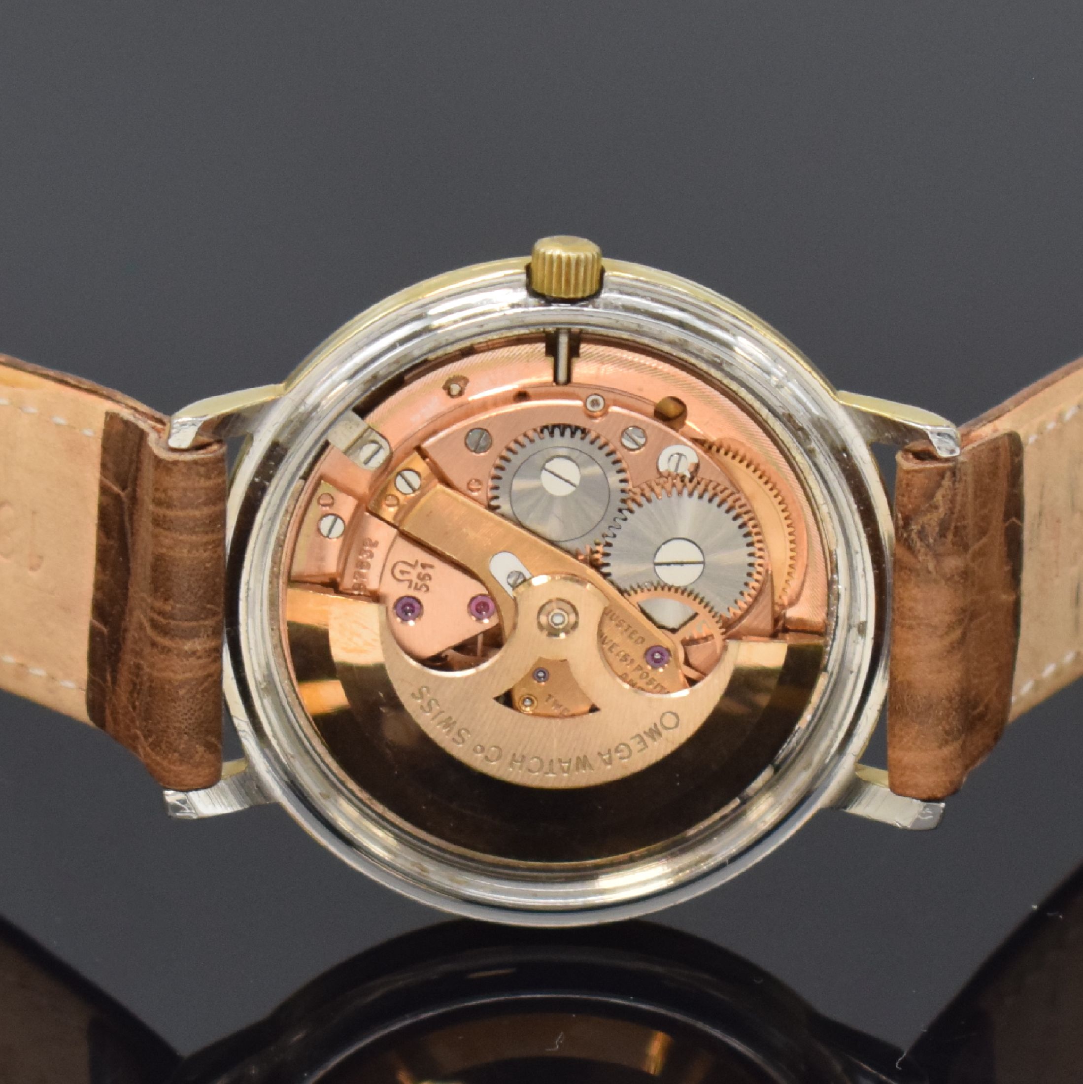Detail d: OMEGA Herrenarmbanduhr Constellation Chronometer Referenz CD 168.004, Automatik, Schweiz um 1967, Edelstahlgeh. m. Goldhaube, Boden m. zentr. ...