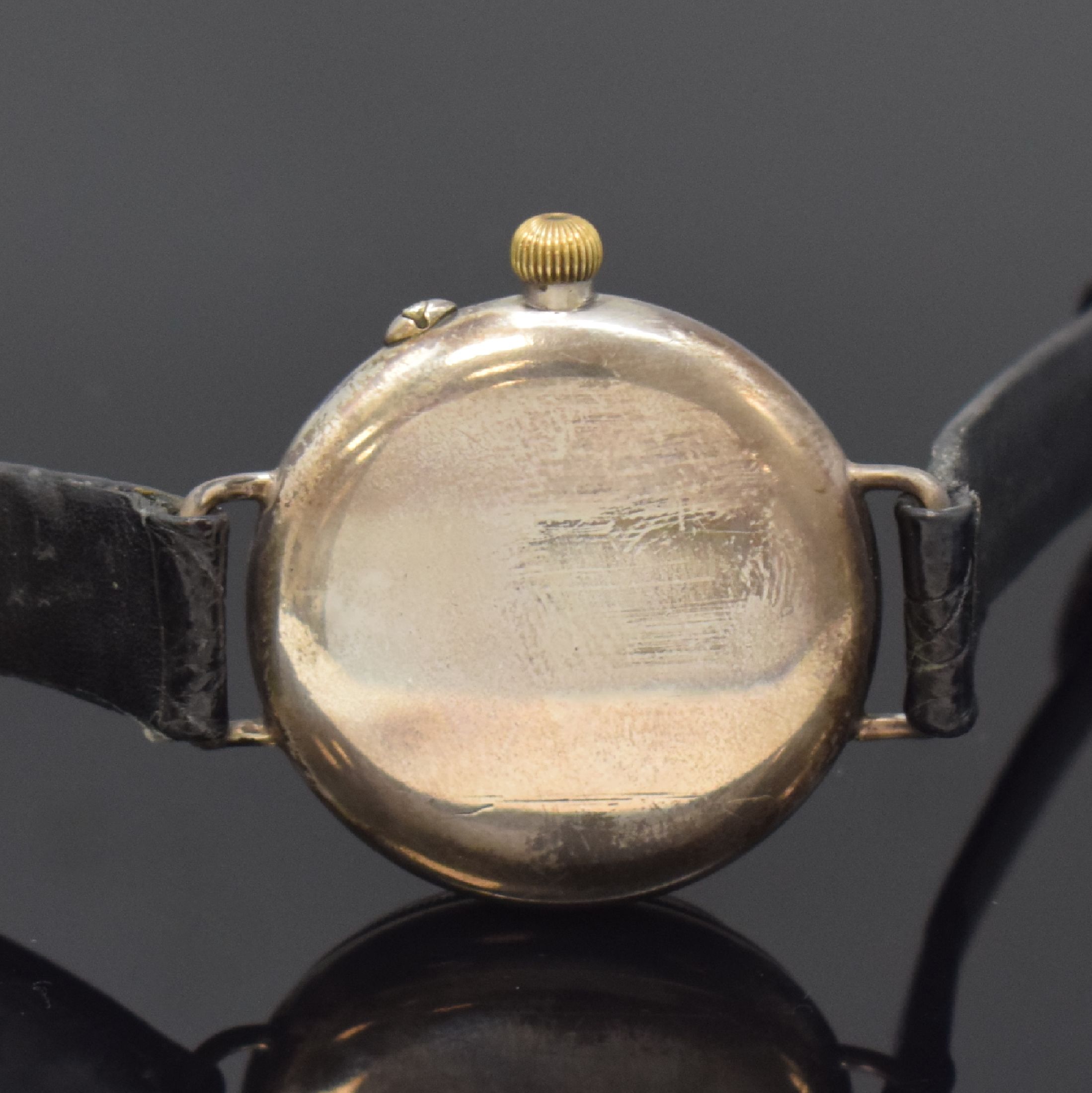 Detail d: IWC / Frodsham / Stauffer & Co. frühe Herrenarmbanduhr, Handaufzug, Schweiz um 1916, verschr. Sterlingsilbergeh. von F. Borgel, schwarzes Zifferbl. ...