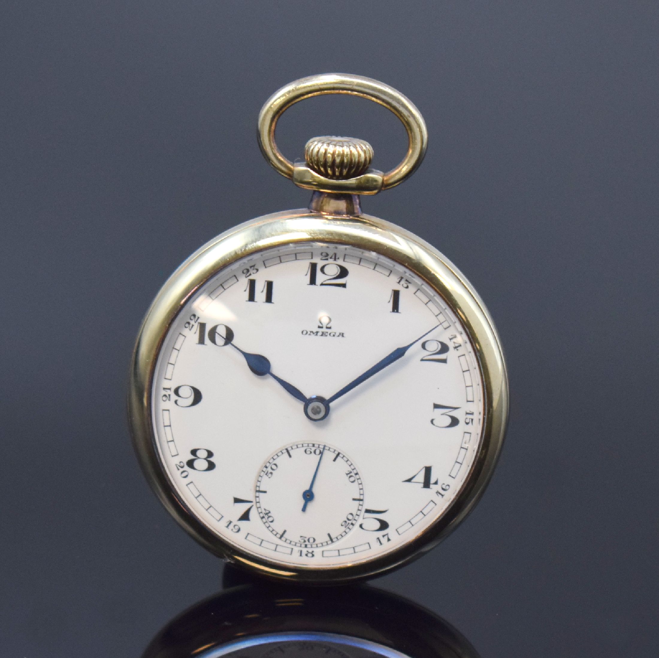 OMEGA offene Herrentaschenuhr, Schweiz/USA um 1921, verg. Hadsworth-Geh., verschr. Boden m. Widmungsgravur, Emailzifferbl. m. arab. Std., gebl. ...