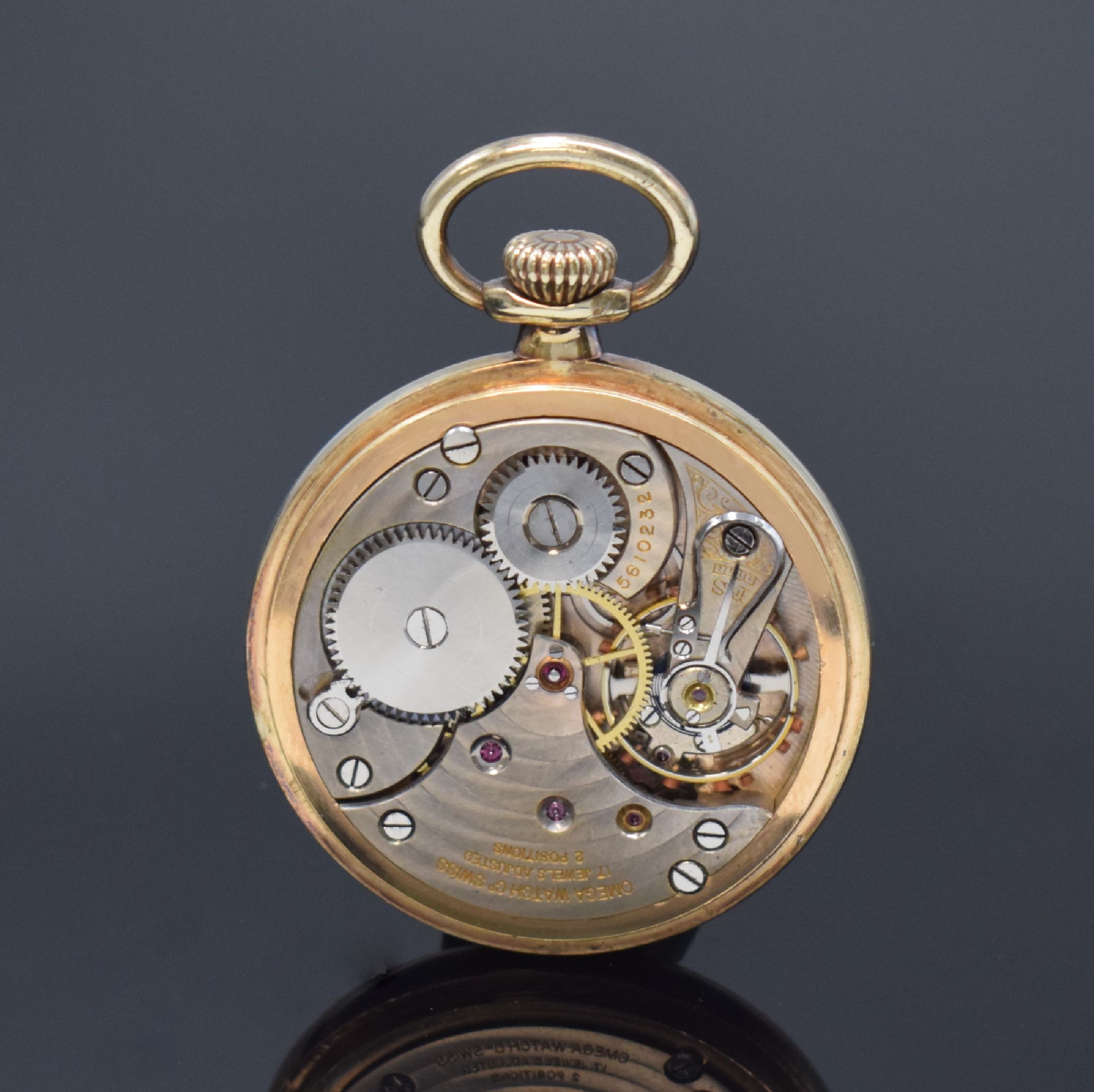Detail b: OMEGA offene Herrentaschenuhr, Schweiz/USA um 1921, verg. Hadsworth-Geh., verschr. Boden m. Widmungsgravur, Emailzifferbl. m. arab. Std., gebl. ...