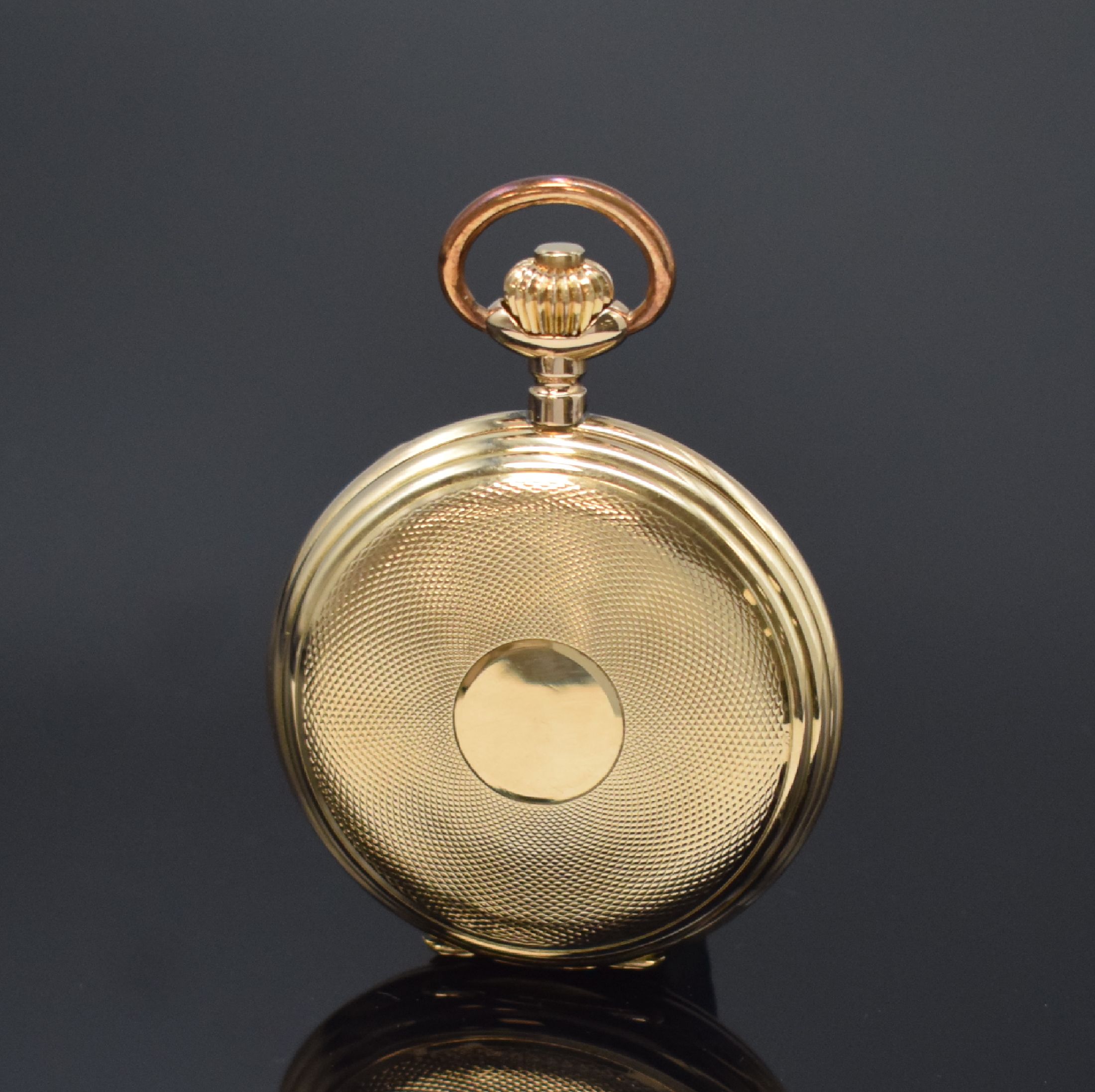 Detail b: E. MOSER Savonette Herrentaschenuhr in RoseG 585/000, Schweiz um 1920, guill. 3-Deckel Goldgeh. l. dell., Emailzifferbl. m. röm. Std., gebl. Zeiger, ...