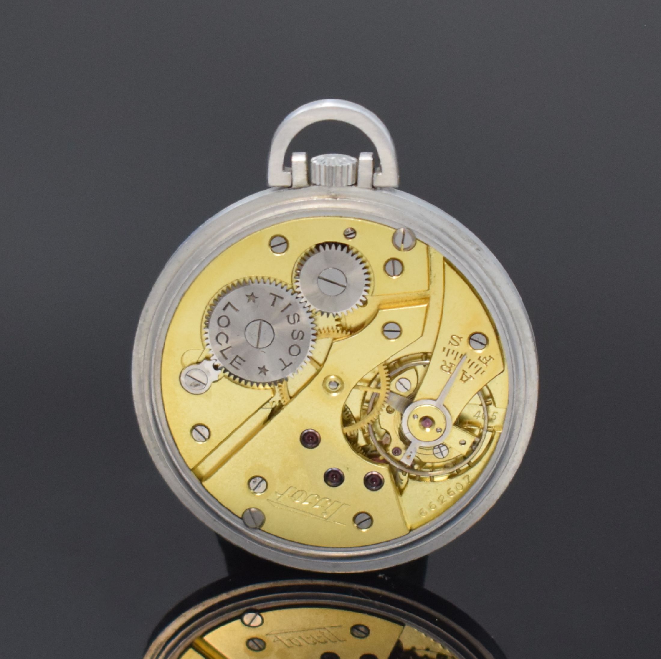 Detail b: TISSOT Art Deco Frackuhr, Schweiz um 1938, Edelst., guill. Boden u. Glasrand aufgedr., vers. Duoton-Zifferblatt l. fl., gebl. Stahlz., verg. Ankerw., ...