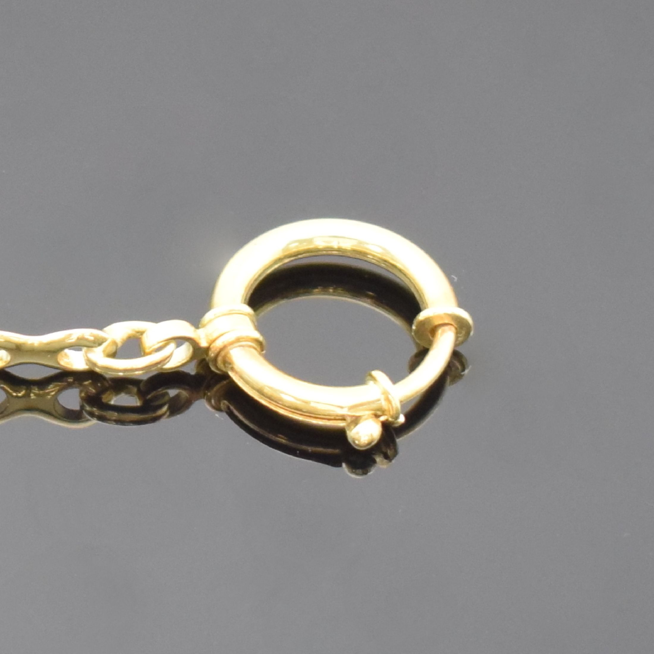 Detail a: Taschenuhrkette in GG 750/000, Karabiner und Federring, L. ca. 60 cm, Gew. ca. 50g, aus Sammlungsauflösung
