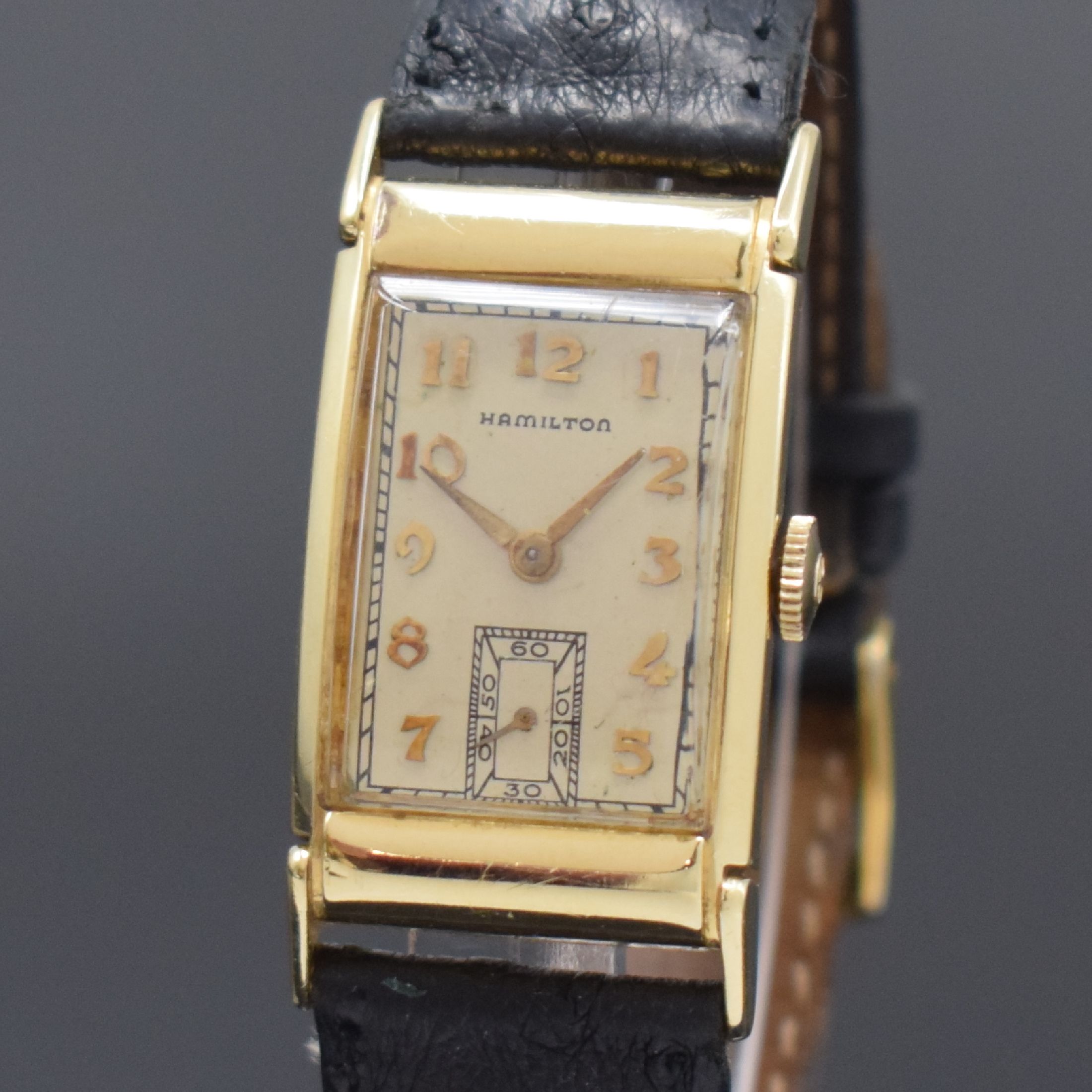 Detail a: HAMILTON rechteckige Gold filled Armbanduhr, Schweiz/USA um 1940, Handaufzug, Boden aufgedr., silb. Zifferbl. m. arab. Zahlen, gold. Zeiger, kl. Sek. ...