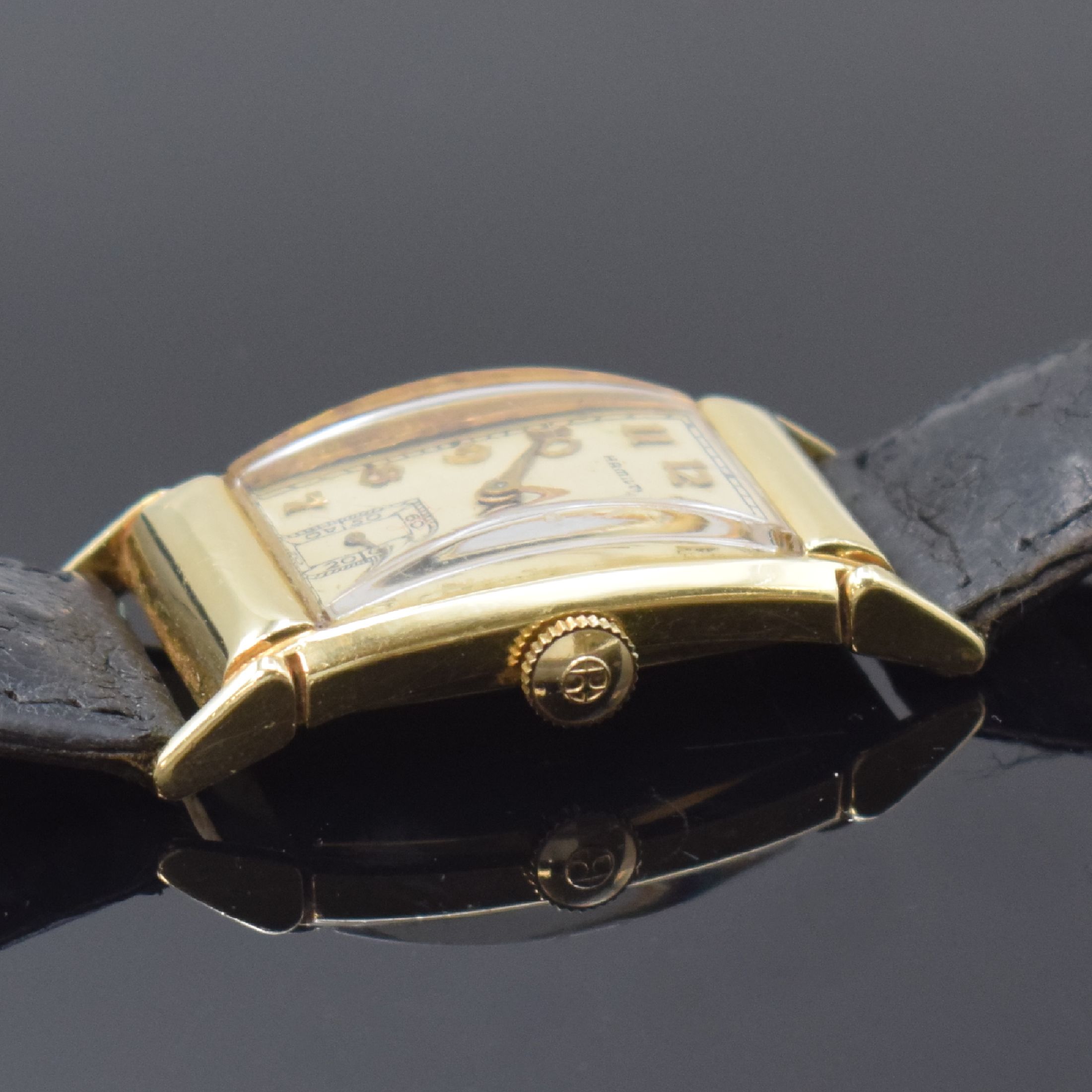 Detail b: HAMILTON rechteckige Gold filled Armbanduhr, Schweiz/USA um 1940, Handaufzug, Boden aufgedr., silb. Zifferbl. m. arab. Zahlen, gold. Zeiger, kl. Sek. ...