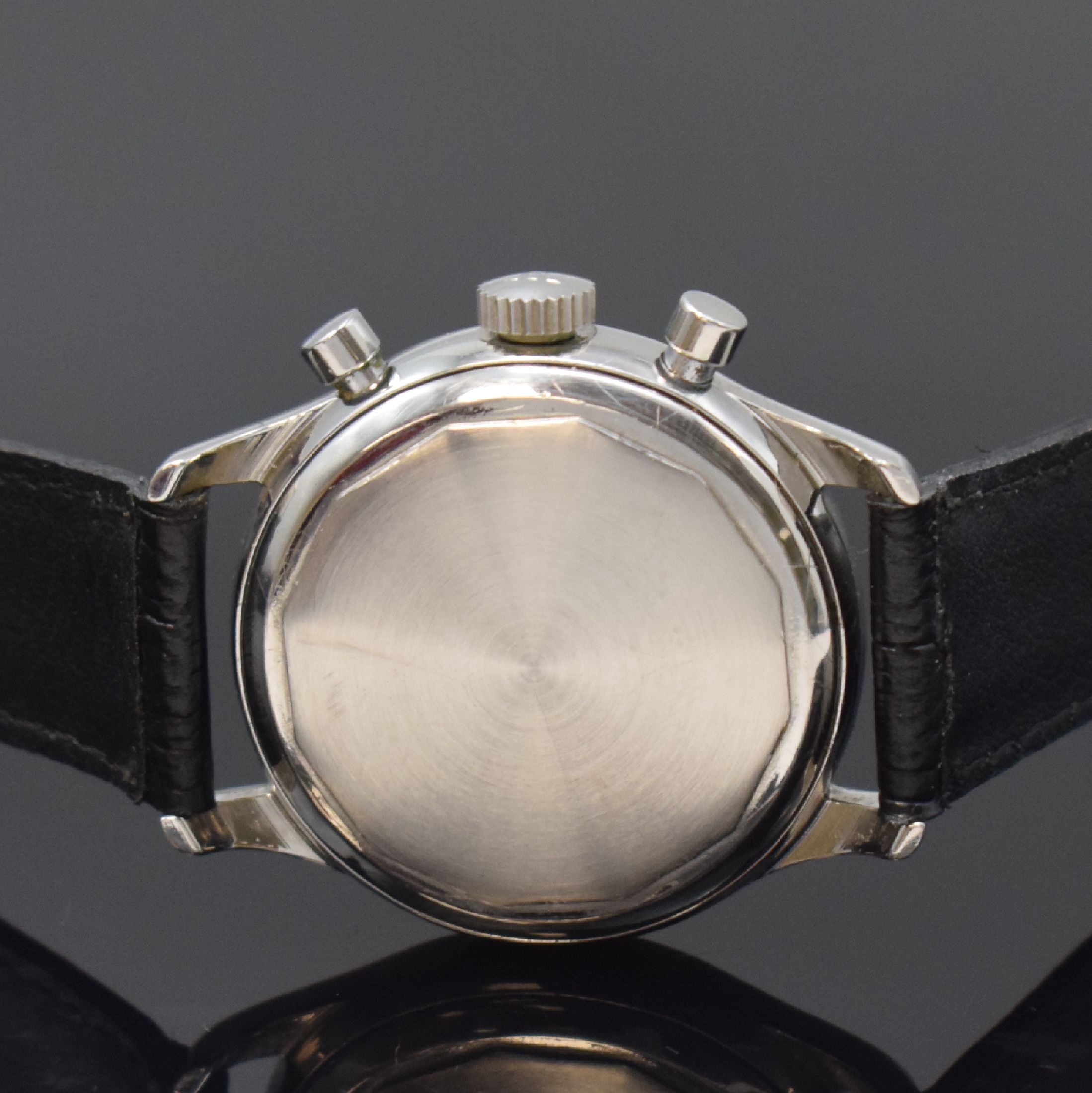 Detail b: WITTNAUER Schaltradchronograph in Stahl, Schweiz um 1960, Handaufzug, verschr. Boden, silb. Zifferbl. m. arab. Leuchtzahlen, gebl. Leuchtzeiger, 12 ...