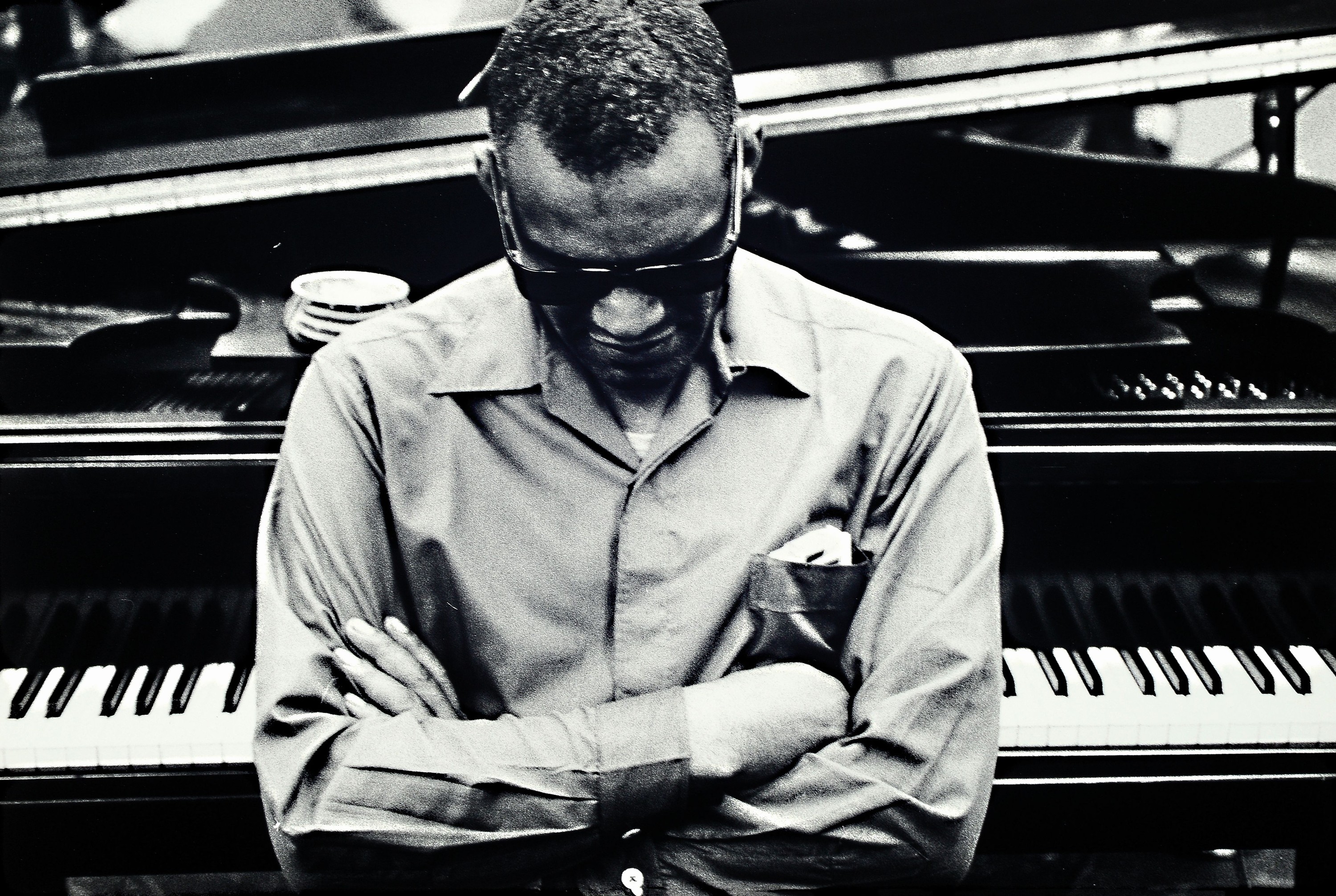Detail a: Peter Brüchmann, geb. 1920, zwei Abzüge, "Ray Charles", 80er Jahre, Silbergelatine Baryt-Agfa, ca. 20 x 30 cm, rückseitig handsigniert, ...