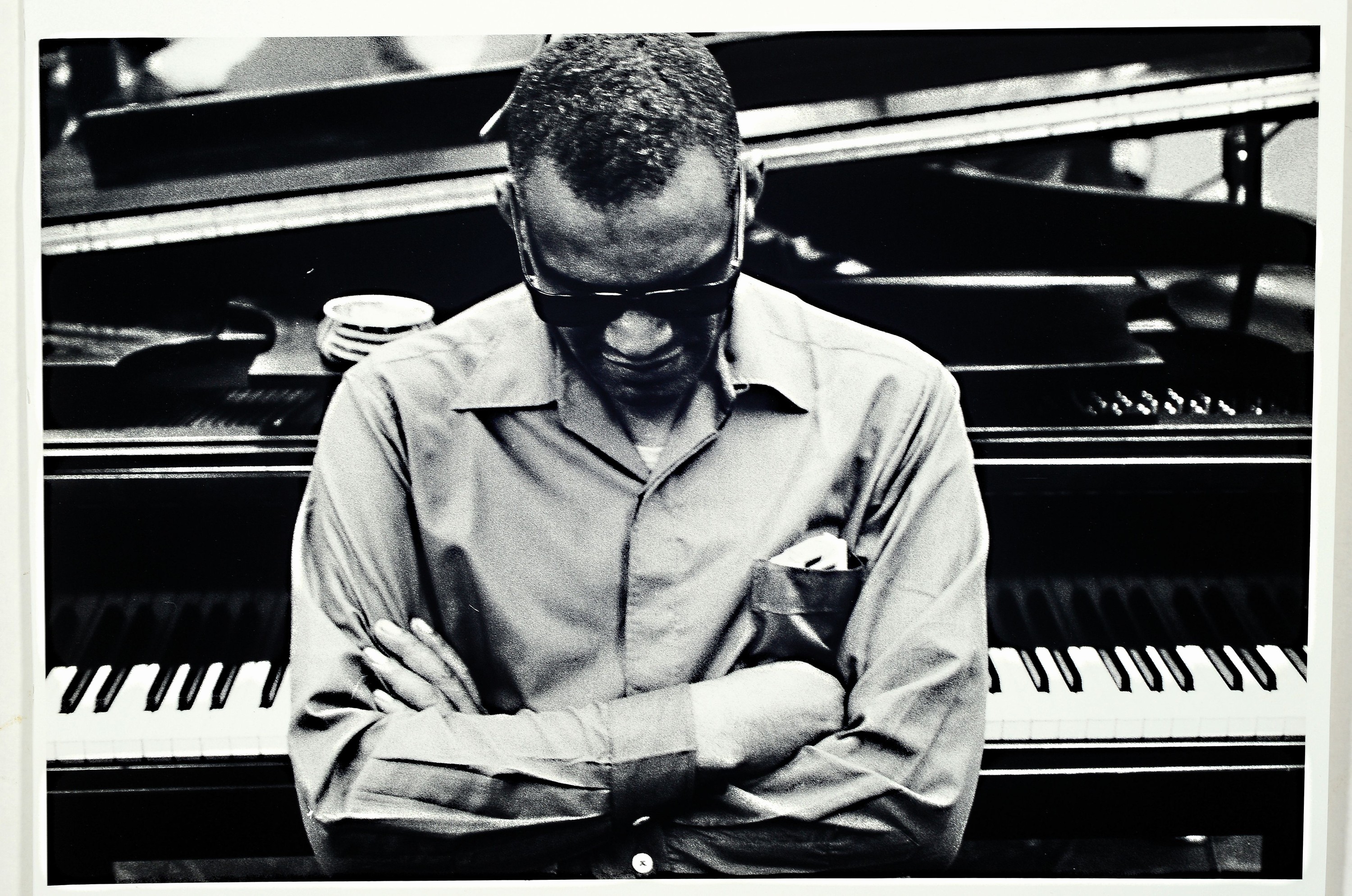 Detail l: Peter Brüchmann, geb. 1920, zwei Abzüge, "Ray Charles", 80er Jahre, Silbergelatine Baryt-Agfa, ca. 20 x 30 cm, rückseitig handsigniert, ...