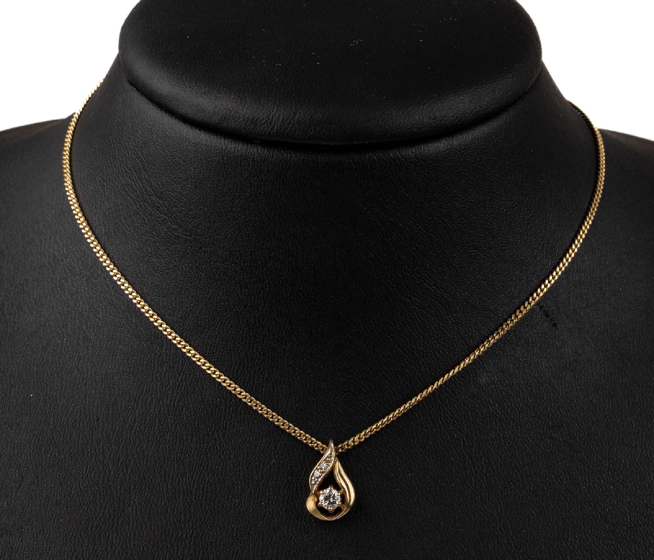 14 kt Gold Diamant-Anhänger an Kette, GG 585/000, kl. Diamantbes., L. ca. 44 cm, Federringschließe, ca. 4.6 g