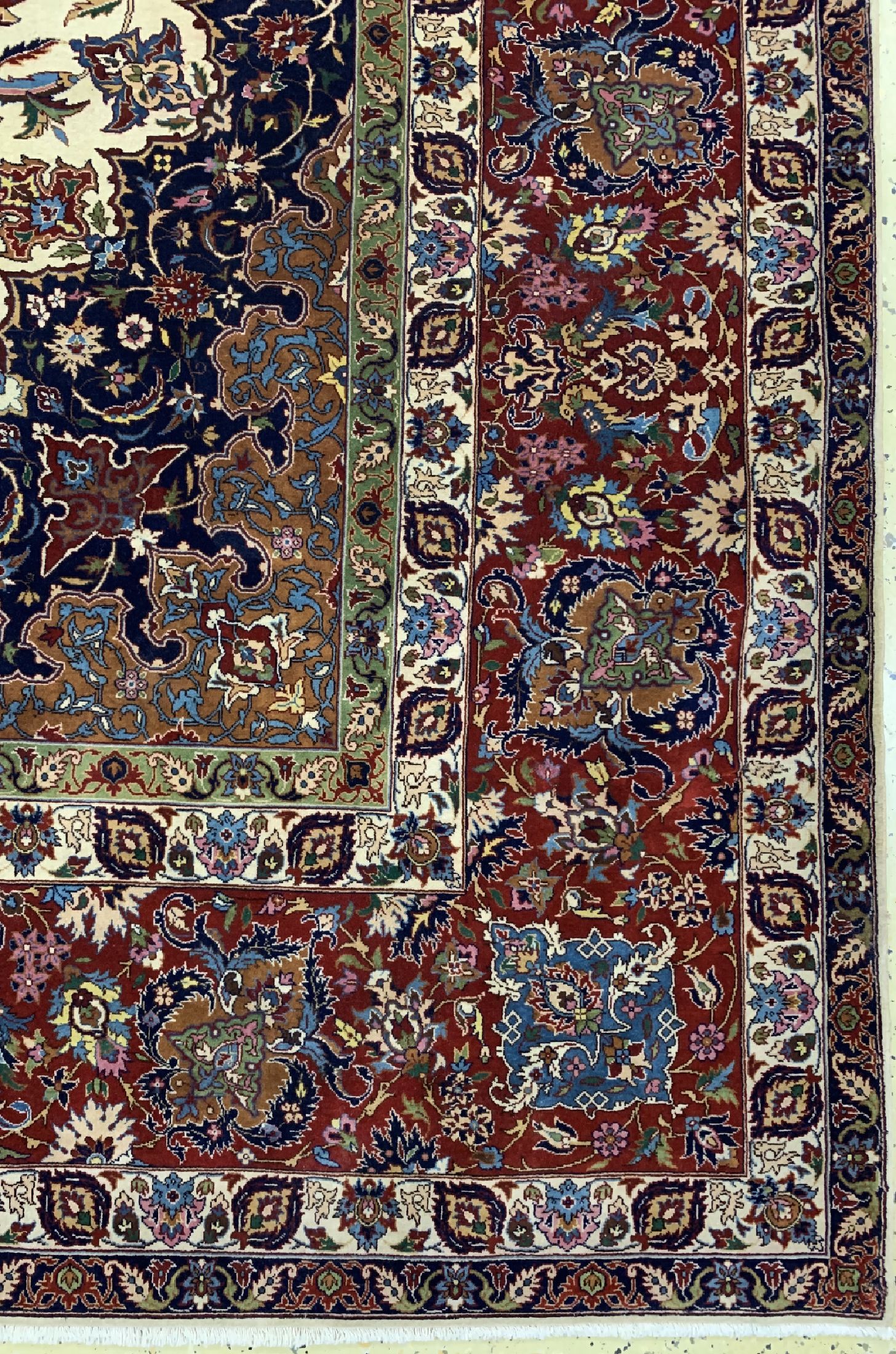 Detail a: Täbriz fein alt Persien, signiert(Gharabaghi), um 1960, Korkwolle auf Baumwolle, ca. 386 x 268 cm, ca. 650.000 Kn/qm, gereinigt, EHZ: 1-2