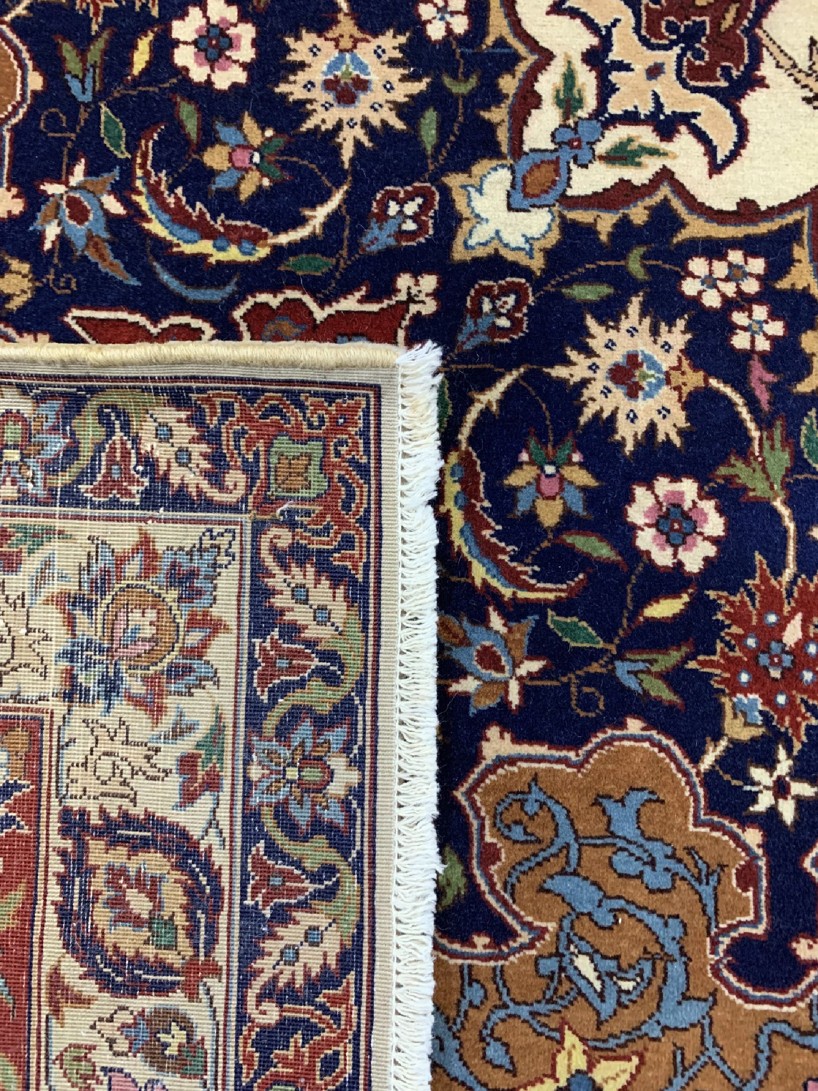 Detail h: Täbriz fein alt Persien, signiert(Gharabaghi), um 1960, Korkwolle auf Baumwolle, ca. 386 x 268 cm, ca. 650.000 Kn/qm, gereinigt, EHZ: 1-2