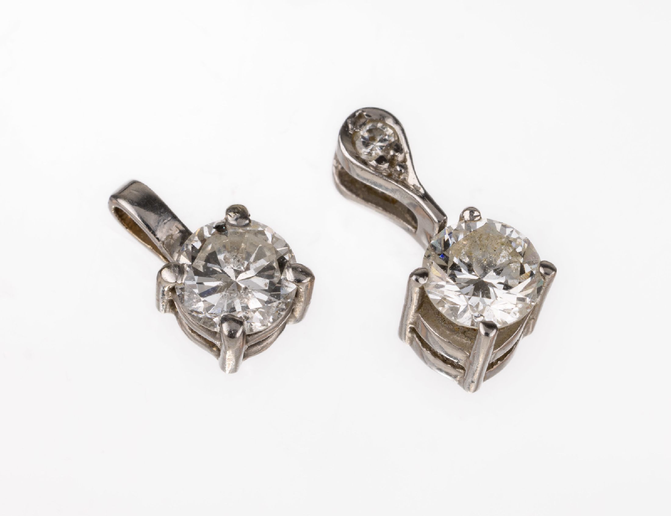 Konvolut 2 14 kt Gold Brillant-Anhänger, WG585/000, 1 x 1 bewegl. abgehängter Brillant ca. 0.35 ct Weiß/p, Öse mit Brillant ca. 0.02 ct ...