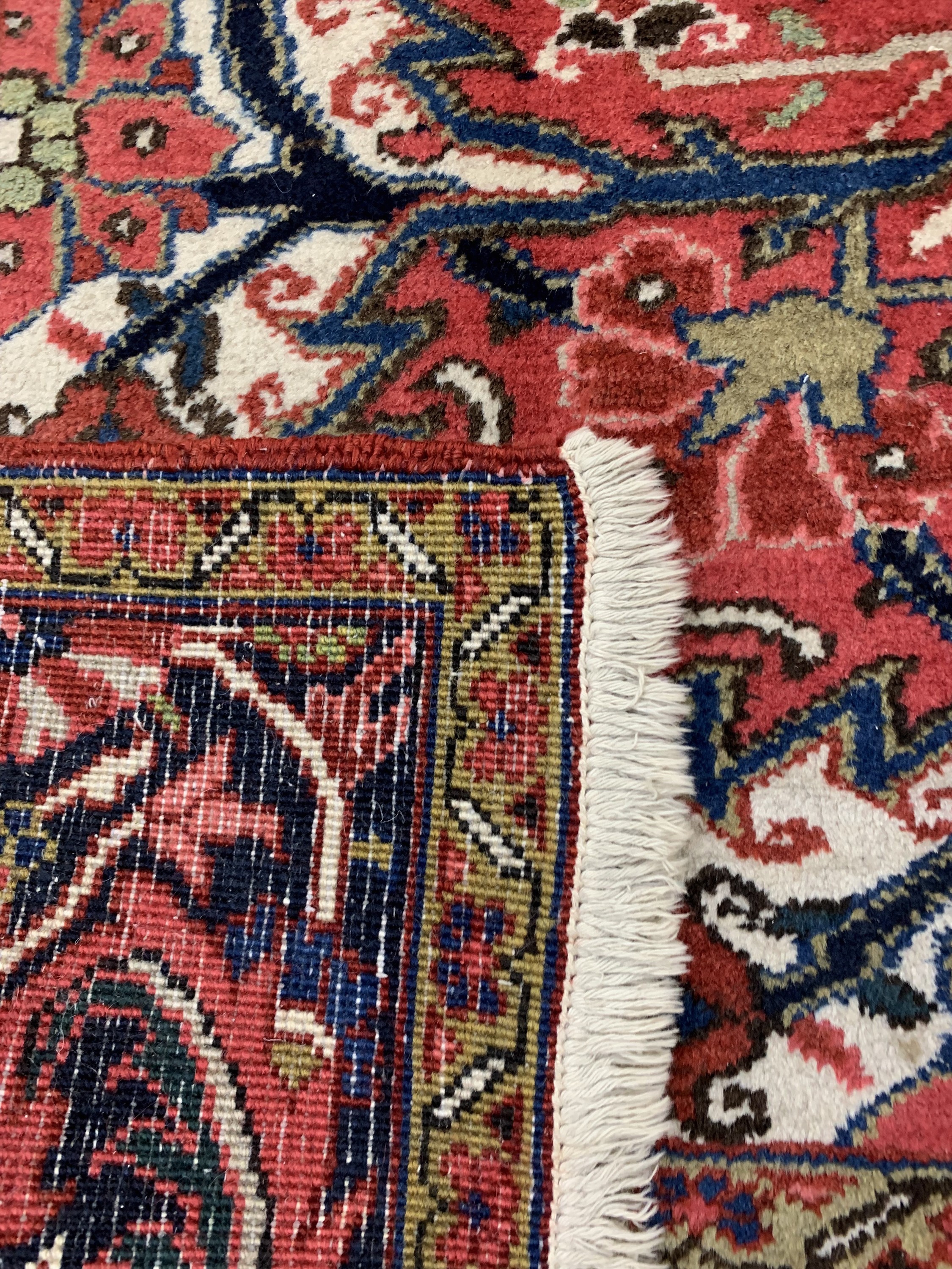 Detail e: Heriz alt, Persien, um 1960, Wolle auf Baumwolle, ca. 395 x 295 cm, EHZ: 2-3