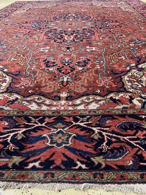 26723406d - Heriz old, Persia, around 1960, wool on cotton, approx. 395 x 295 cm, condition: 2-3. Rugs, Carpets & Flatweaves