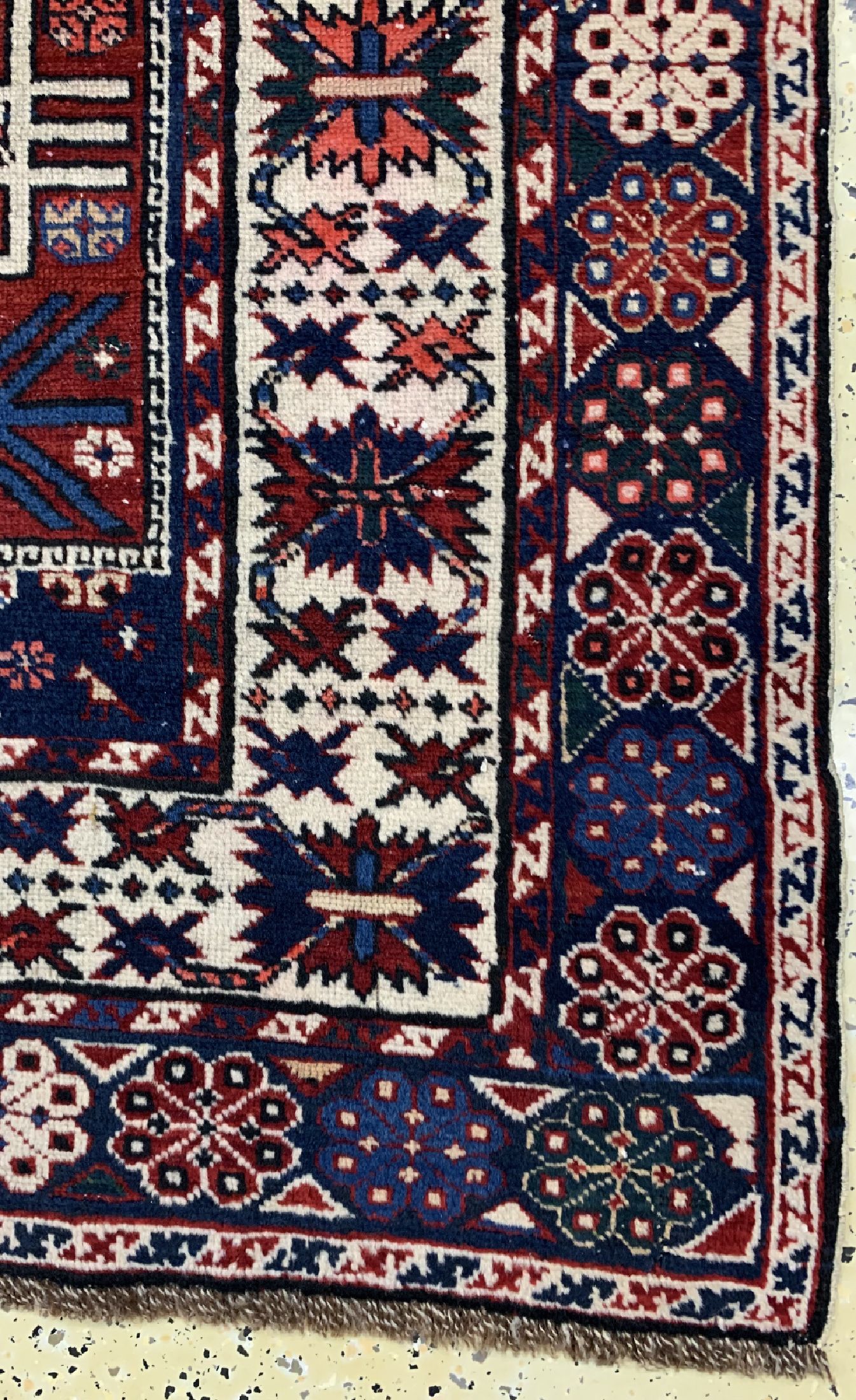 Detail a: Baku-Schirwan antik, Kaukasus, um 1900, Wolle auf Wolle, ca. 246 x 136 cm, EHZ: 3(restauriert).Ein seltenes, und museales Exemplar. siehe ...