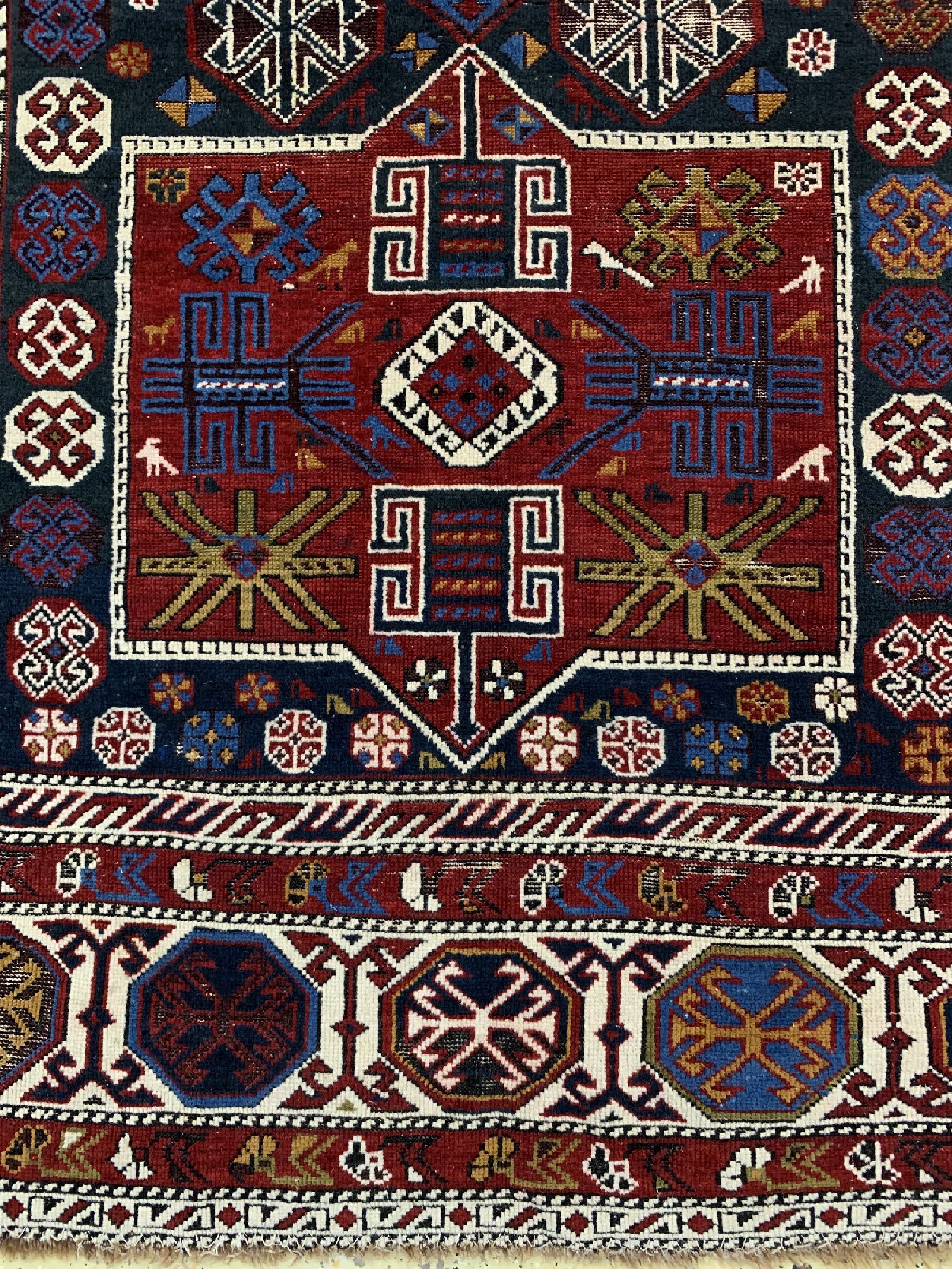 Detail b: Baku-Schirwan antik, Kaukasus, um 1900, Wolle auf Wolle, ca. 275 x 142 cm, EHZ: 3(restauriert).Azerbaidjanische - Kaukasische Teppiche Sammlung ...