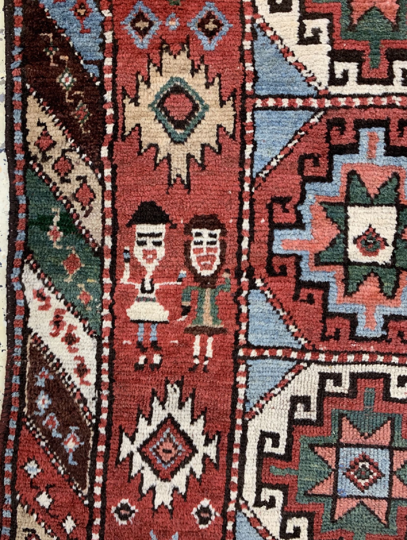 Detail d: Moghan-Gandje antik, Kaukasus, datiert 1314(1891), Wolle auf Wolle, ca. 267 x 102 cm,EHZ: 3 restauriert. siehe Orientteppiche Battenberg Band 1 von ...