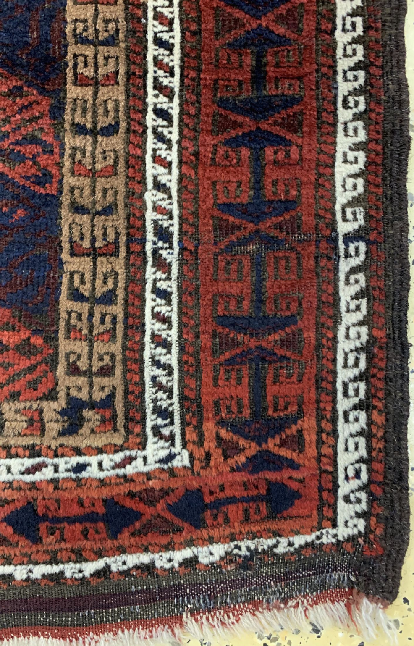 Detail a: Belutsch antik, Persien, um 1900, Wolle aufWolle, ca. 180 x 105 cm, EHZ: 2-3 restauriert