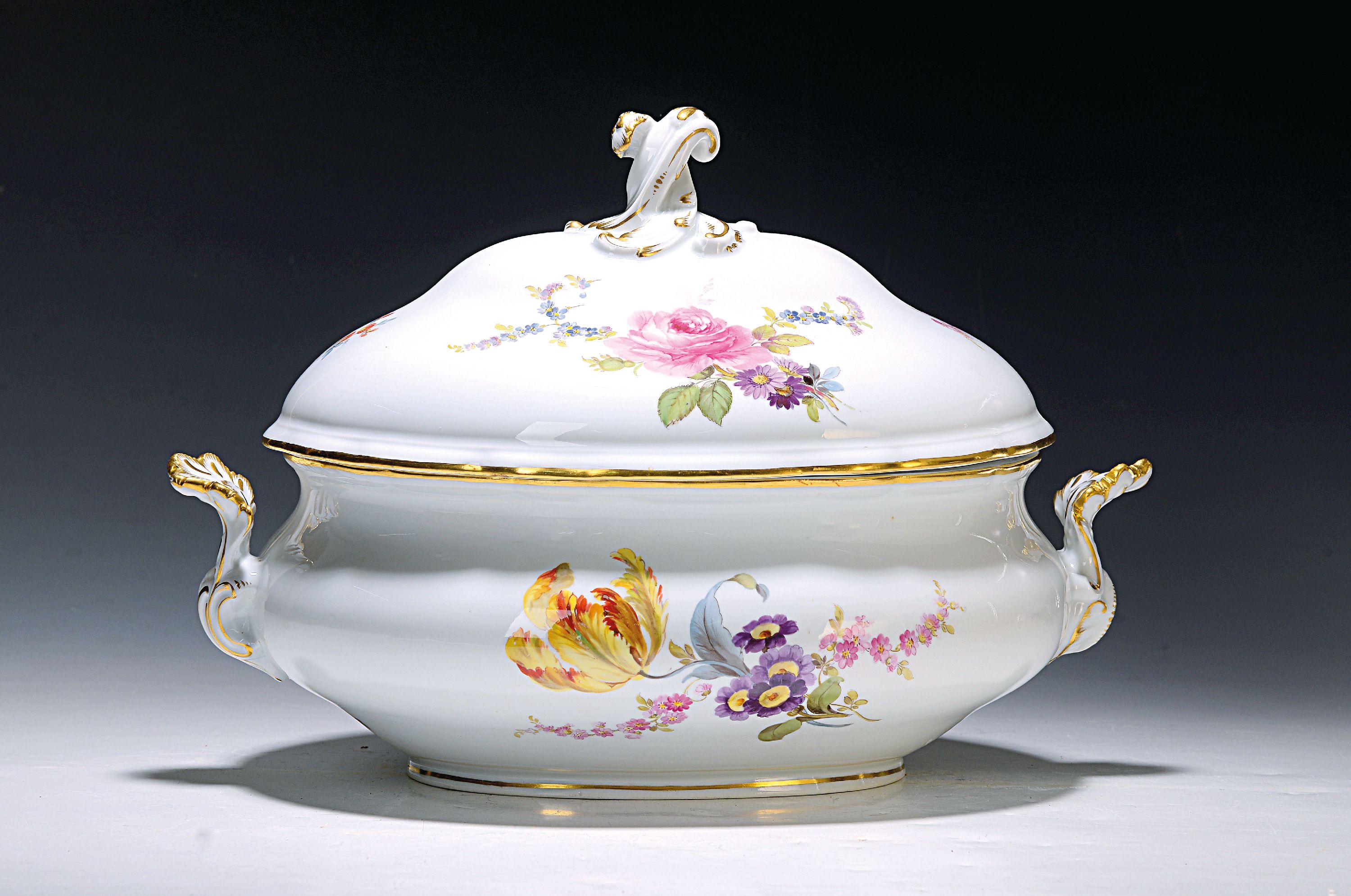 Image 26723946 - Große Deckelterrine, Meissen, um 1890-1900, 1. Wahl, Goldränder, Goldstaffage an ...