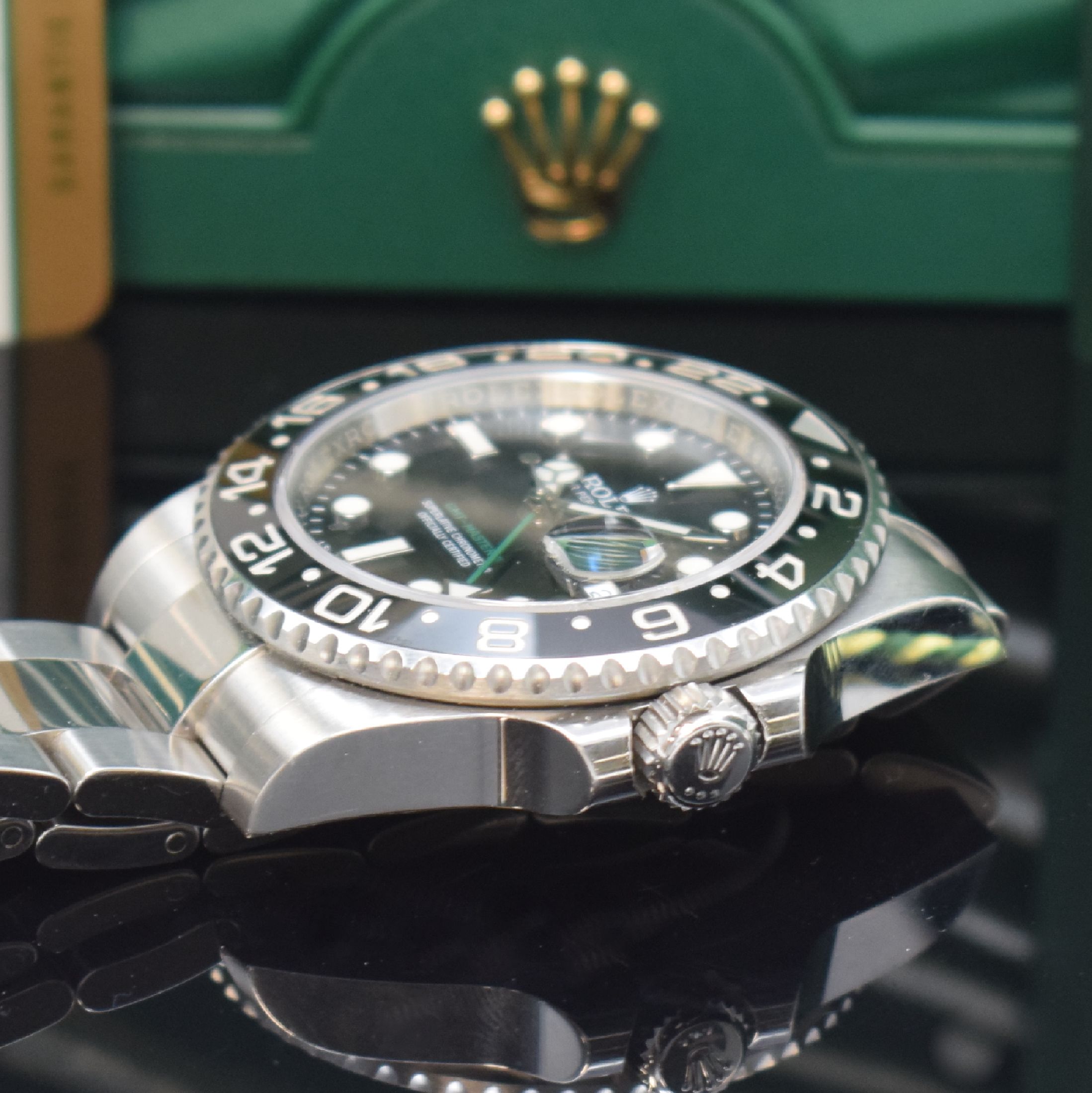 Detail c: ROLEX Herrenarmbanduhr Oyster Perpetual Date GMT-Master II Referenz 116710LN, Automatik, Random-Serie, LC 100, Chronometer der Superlative in ...