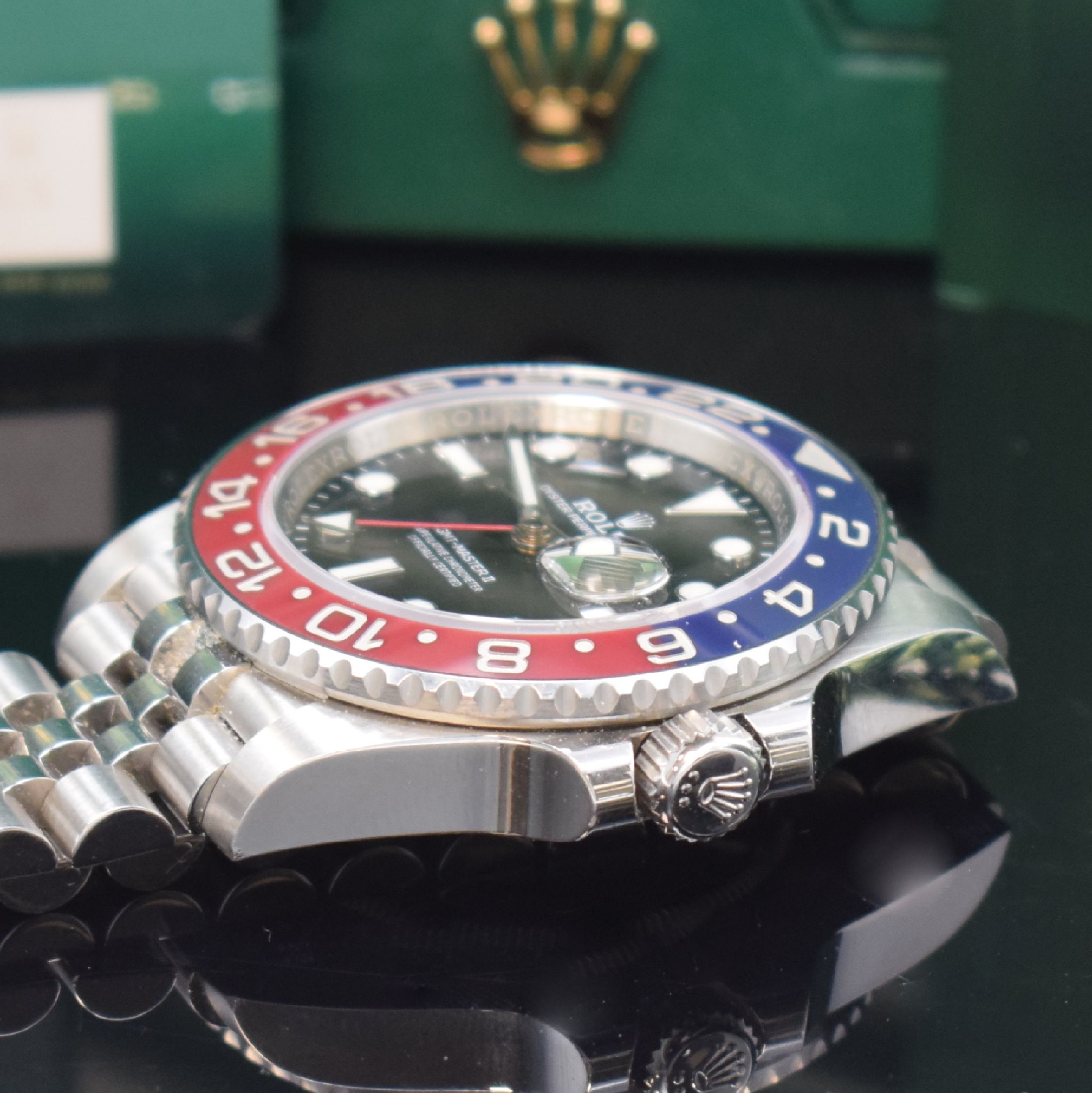 Detail c: ROLEX Herrenarmbanduhr Oyster Perpetual Date GMT-Master II Referenz 126710BLRO, Automatik, Random-Serie, Chronometer der Superlative in Edelstahl ...