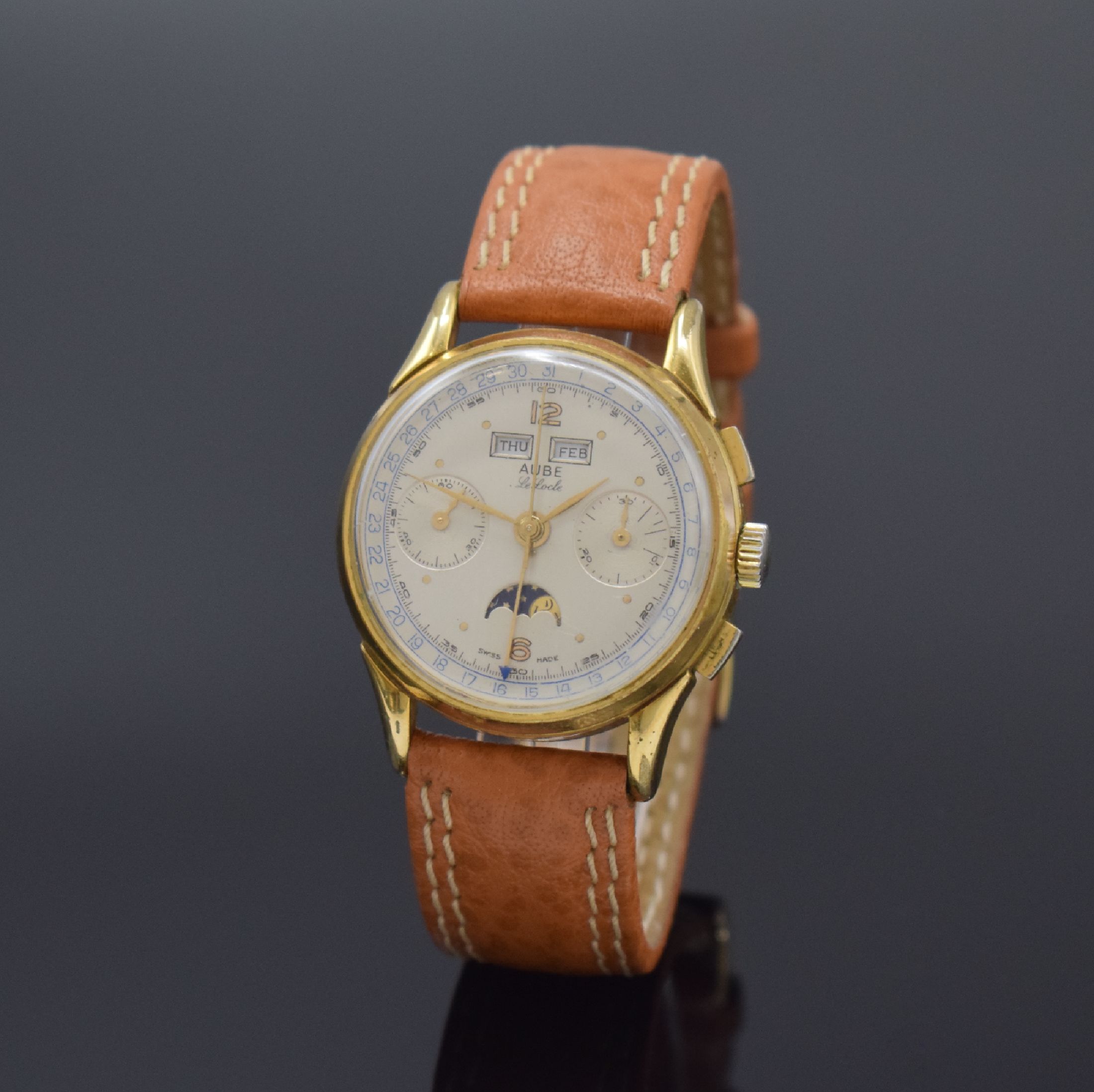 AUBE vergoldeter Schaltradchronograph mit Vollkalender Kaliber Venus 195, Handaufzug, Schweiz um 1950, verg. Geh. ber., Edelstahlboden aufgedr., ...
