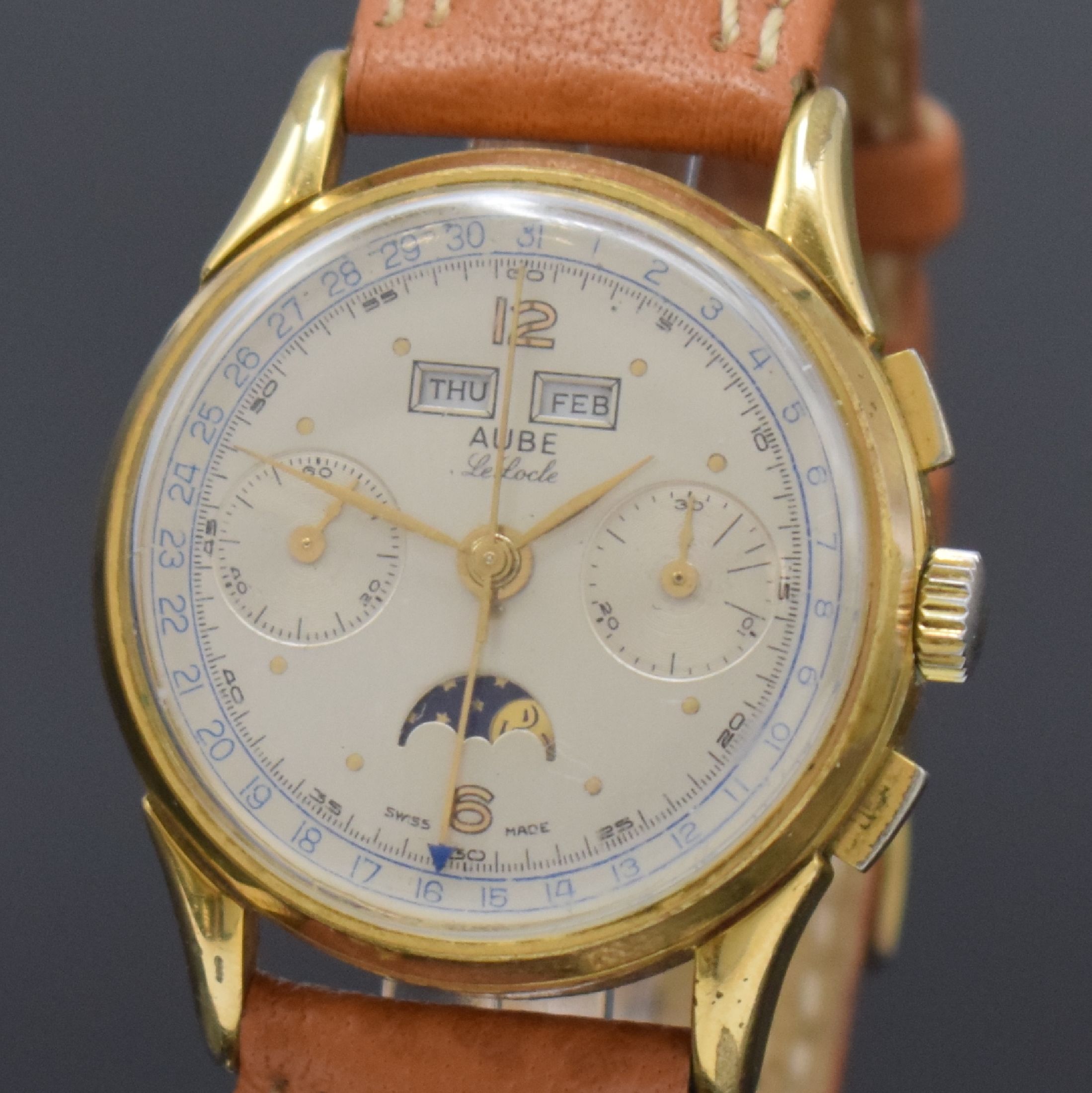 Detail a: AUBE vergoldeter Schaltradchronograph mit Vollkalender Kaliber Venus 195, Handaufzug, Schweiz um 1950, verg. Geh. ber., Edelstahlboden aufgedr., ...