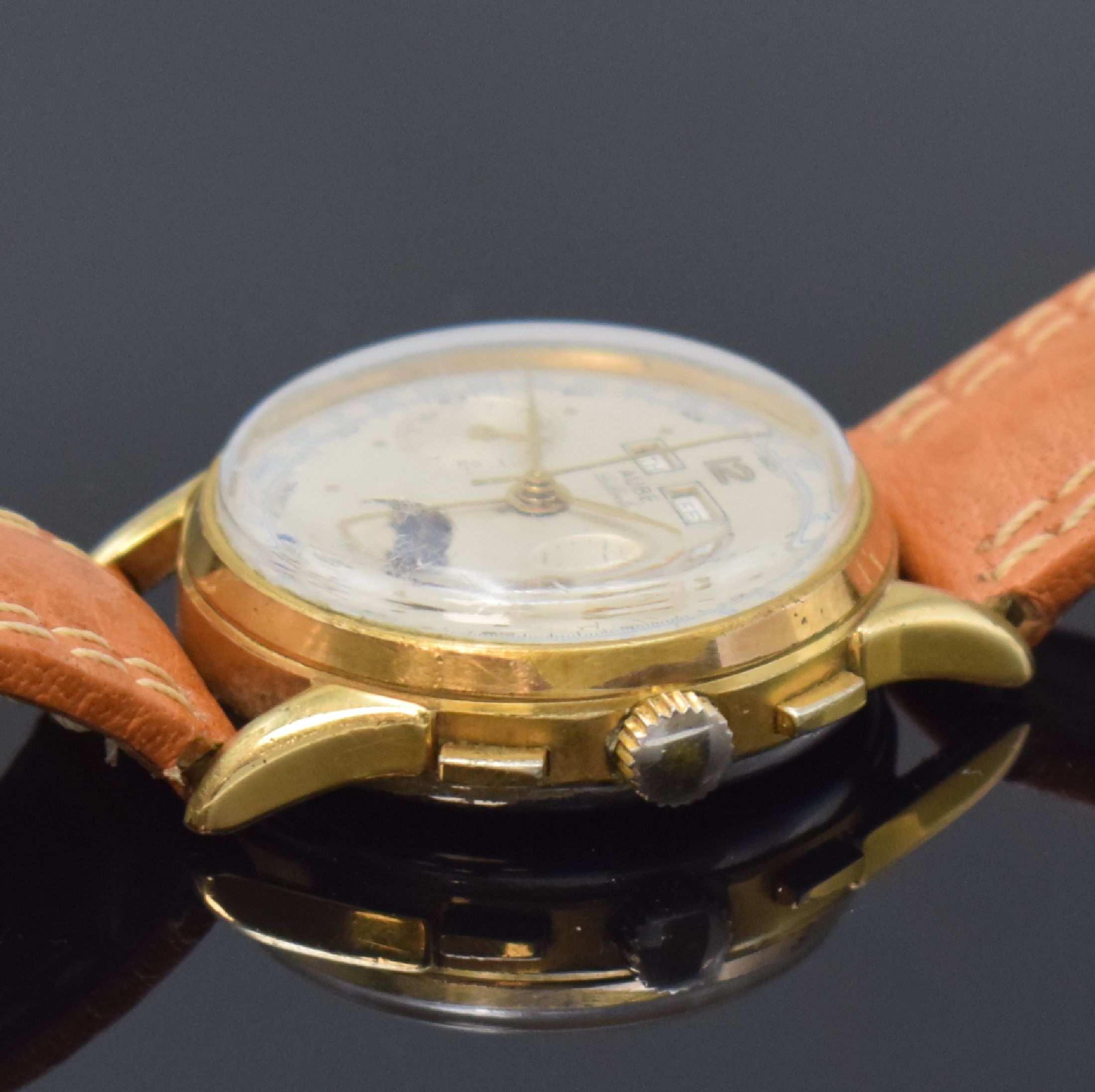 Detail b: AUBE vergoldeter Schaltradchronograph mit Vollkalender Kaliber Venus 195, Handaufzug, Schweiz um 1950, verg. Geh. ber., Edelstahlboden aufgedr., ...