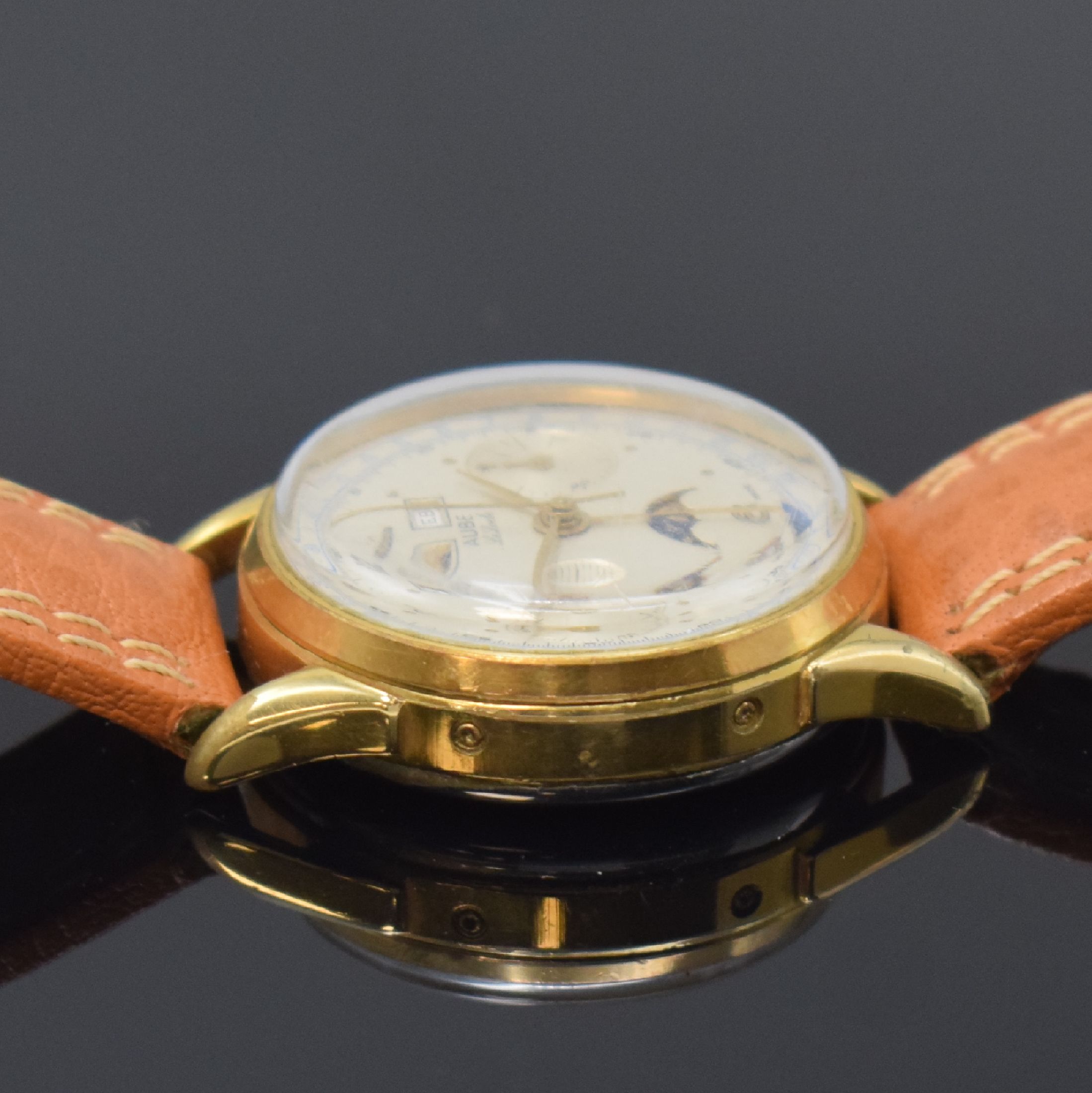 Detail c: AUBE vergoldeter Schaltradchronograph mit Vollkalender Kaliber Venus 195, Handaufzug, Schweiz um 1950, verg. Geh. ber., Edelstahlboden aufgedr., ...