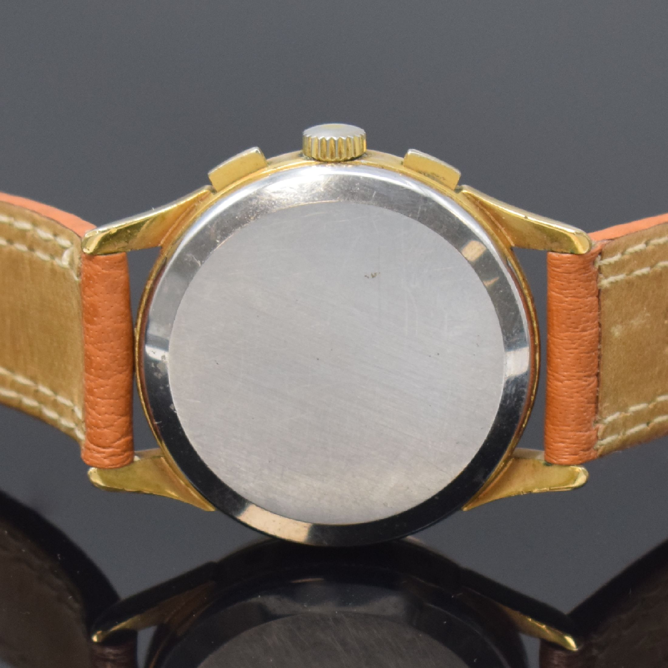 Detail d: AUBE vergoldeter Schaltradchronograph mit Vollkalender Kaliber Venus 195, Handaufzug, Schweiz um 1950, verg. Geh. ber., Edelstahlboden aufgedr., ...