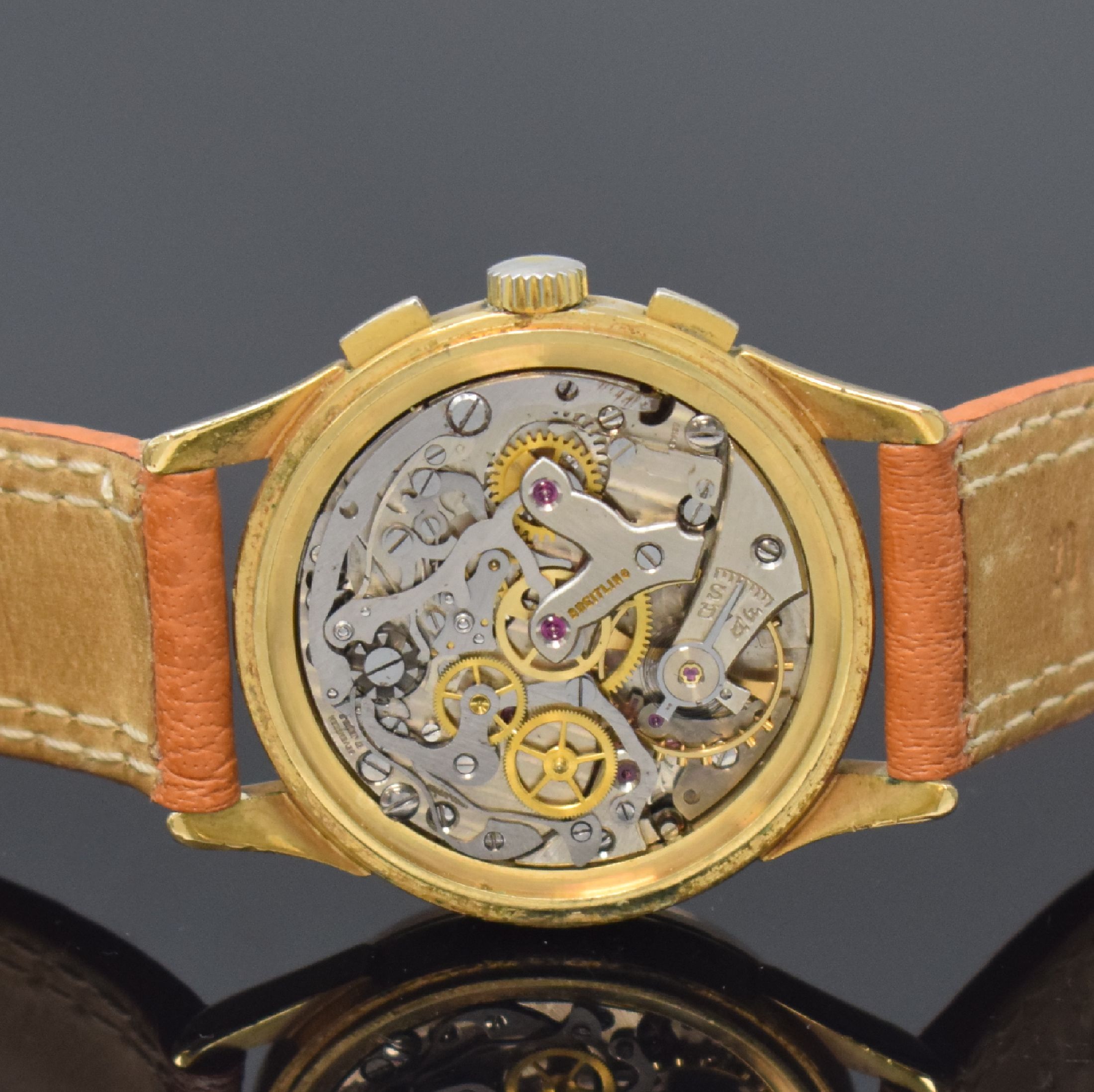 Detail e: AUBE vergoldeter Schaltradchronograph mit Vollkalender Kaliber Venus 195, Handaufzug, Schweiz um 1950, verg. Geh. ber., Edelstahlboden aufgedr., ...