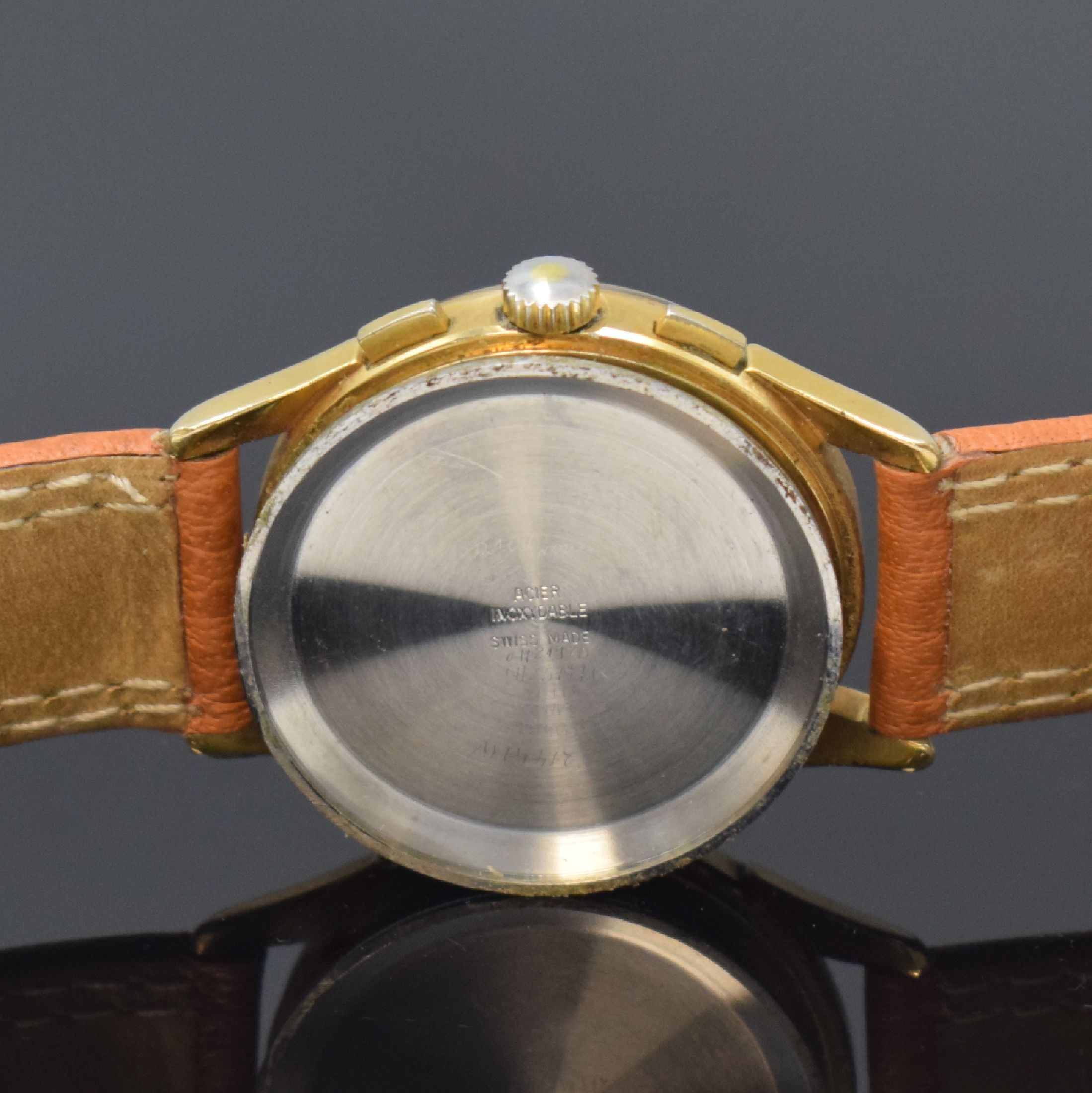 Detail f: AUBE vergoldeter Schaltradchronograph mit Vollkalender Kaliber Venus 195, Handaufzug, Schweiz um 1950, verg. Geh. ber., Edelstahlboden aufgedr., ...