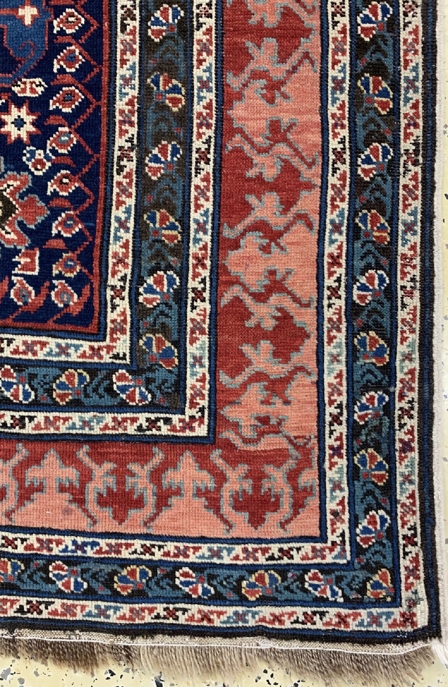 Detail a: Schirwan antik, Kaukasus, 19.Jhd, Wolle aufWolle, ca. 254 x 114 cm, EHZ: 2-3, restauriert