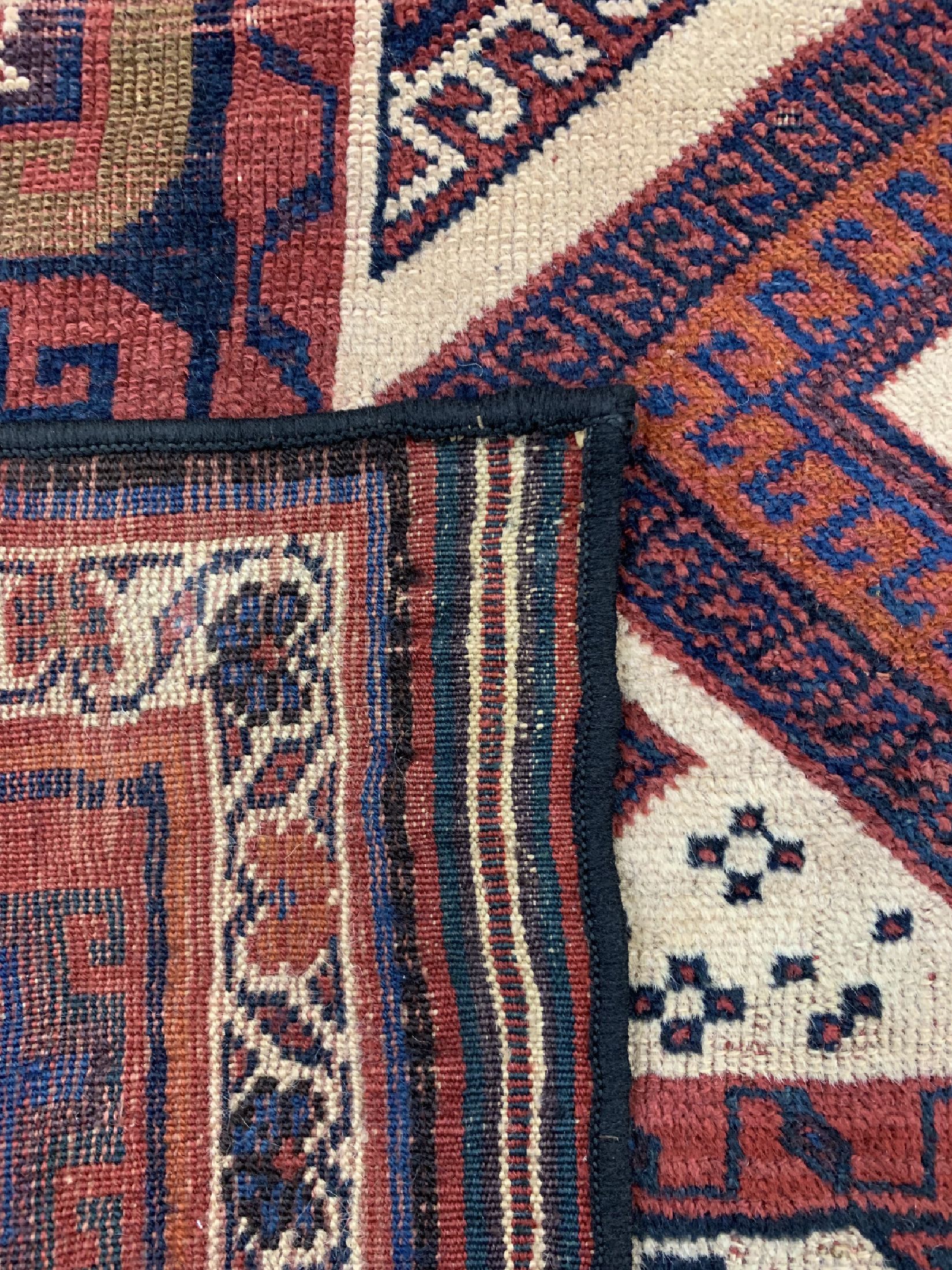 Detail f: Antiker Weramin, Persien, um 1900, Wolle auf Wolle, ca. 340 x 124 cm, EHZ: 3-4