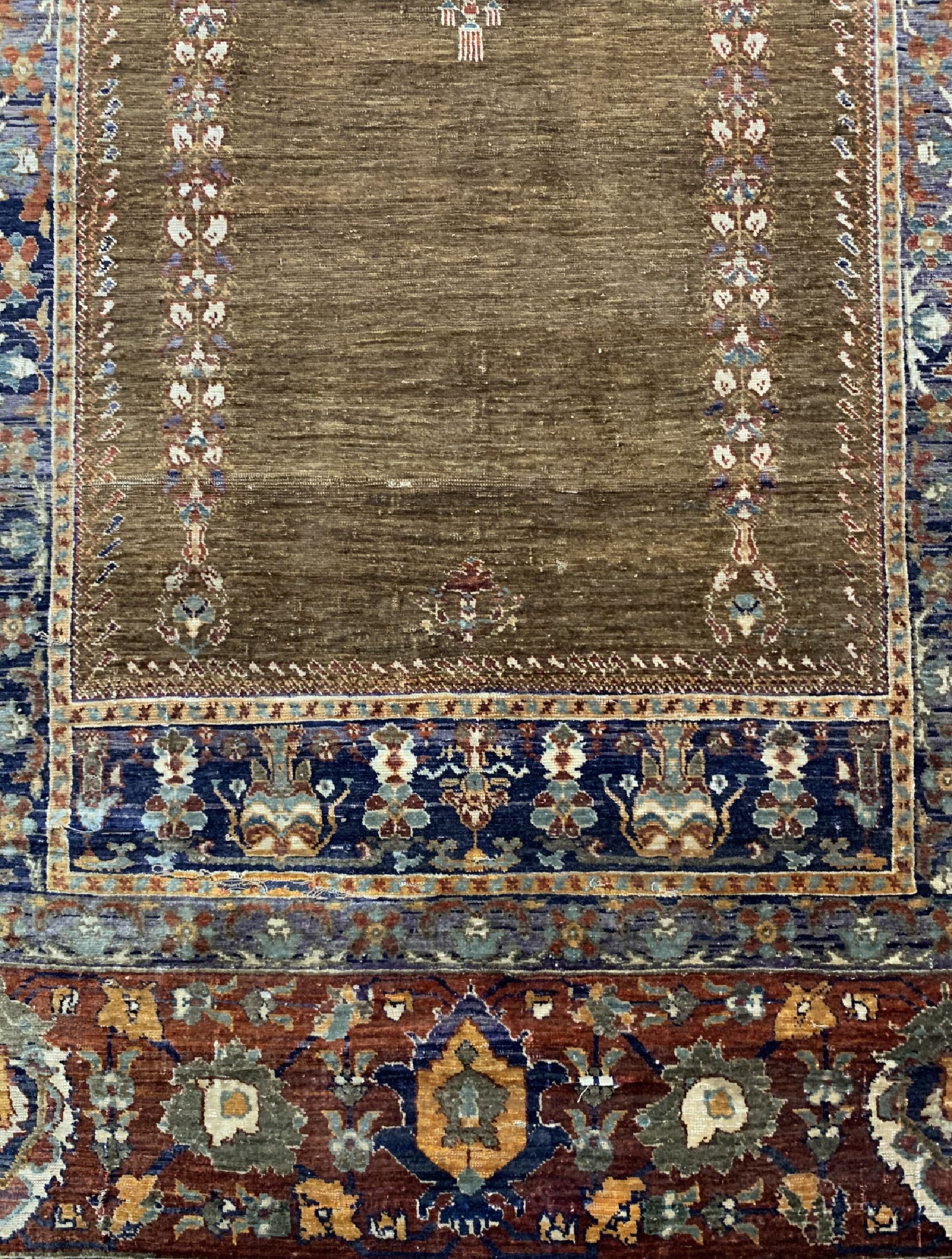 Detail b: Antiker Seiden Bursa, Türkei, 19.Jhd, reineNaturseide, ca. 190 x 126 cm, EHZ: 4(Morsch).