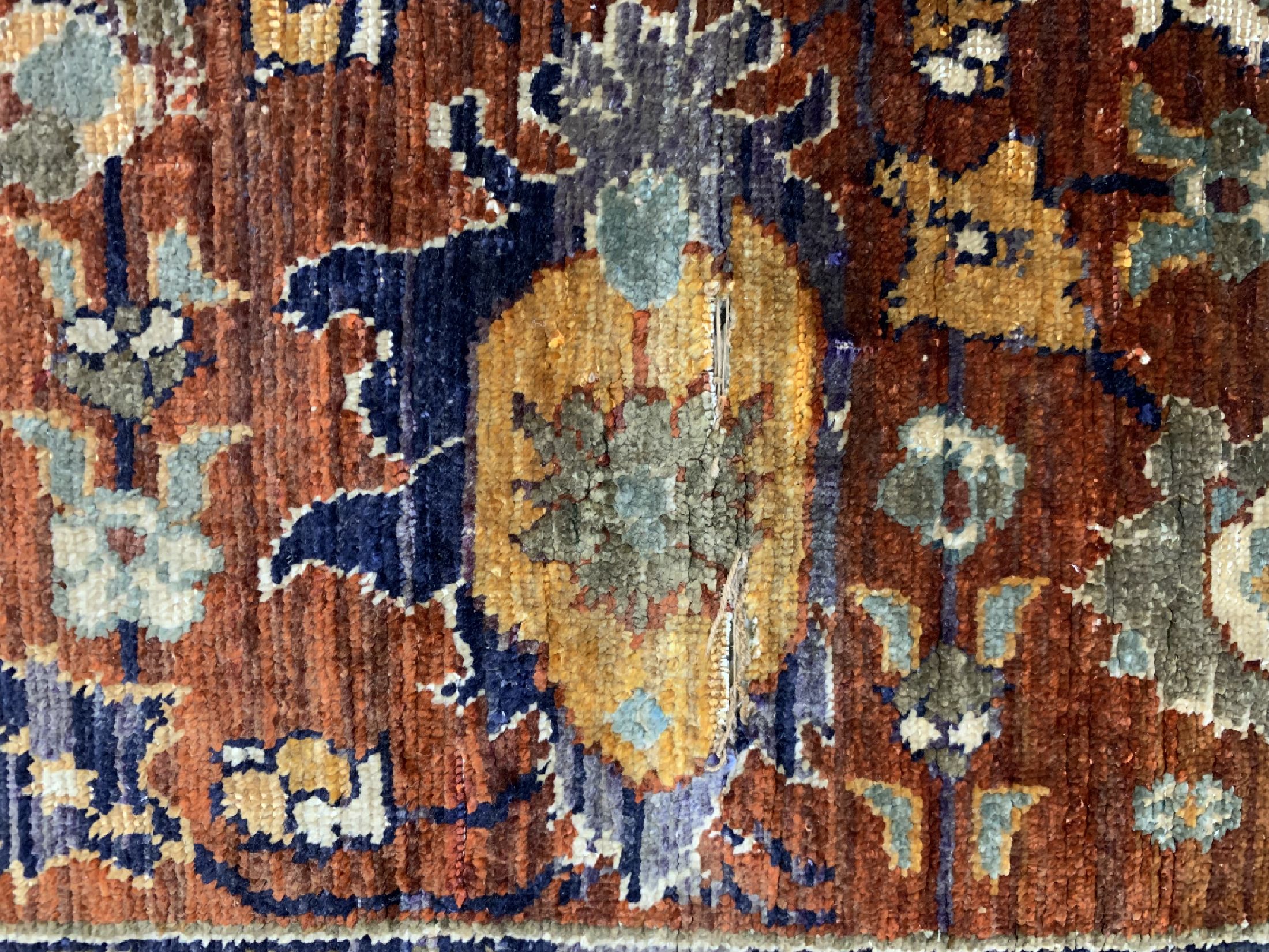 Detail f: Antiker Seiden Bursa, Türkei, 19.Jhd, reineNaturseide, ca. 190 x 126 cm, EHZ: 4(Morsch).