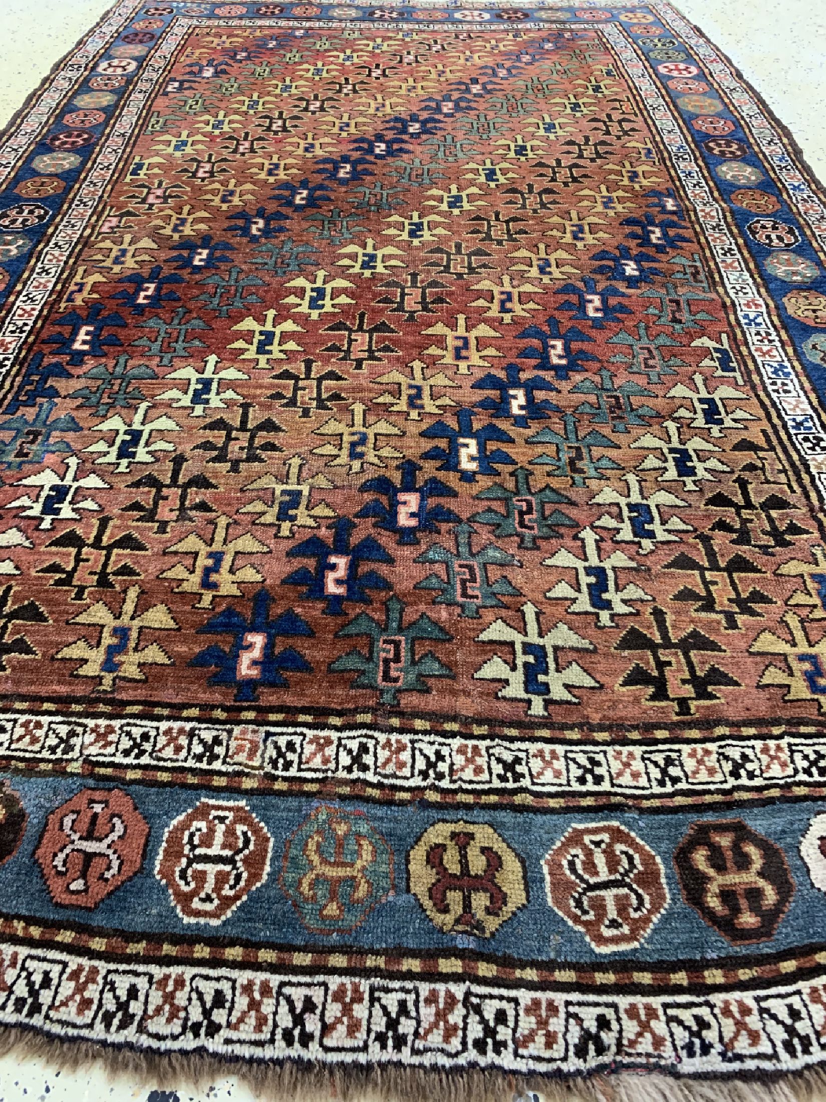 Detail d: Antiker Kazak, Kaukasus, um 1900, Wolle aufWolle, ca. 250 x 145 cm, EHZ: 3