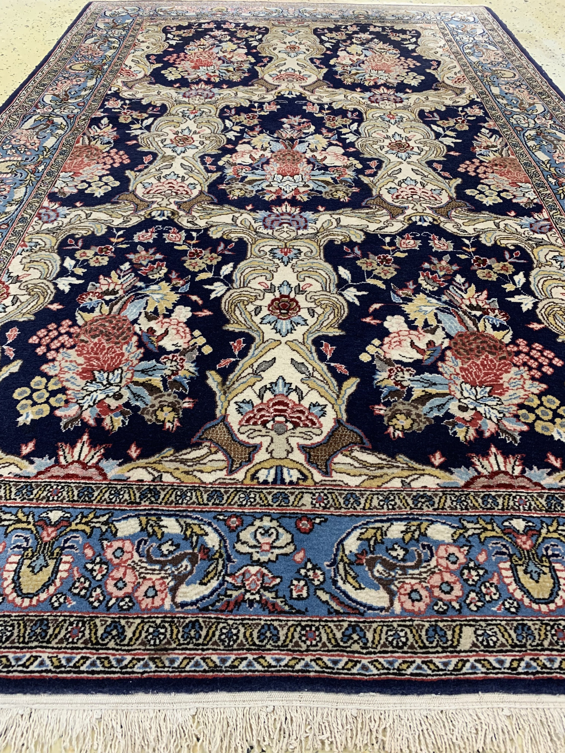 Detail d: Ghom alt, Persien, um 1960, Wolle mit Seide, ca. 220 x 146 cm, EHZ: 2