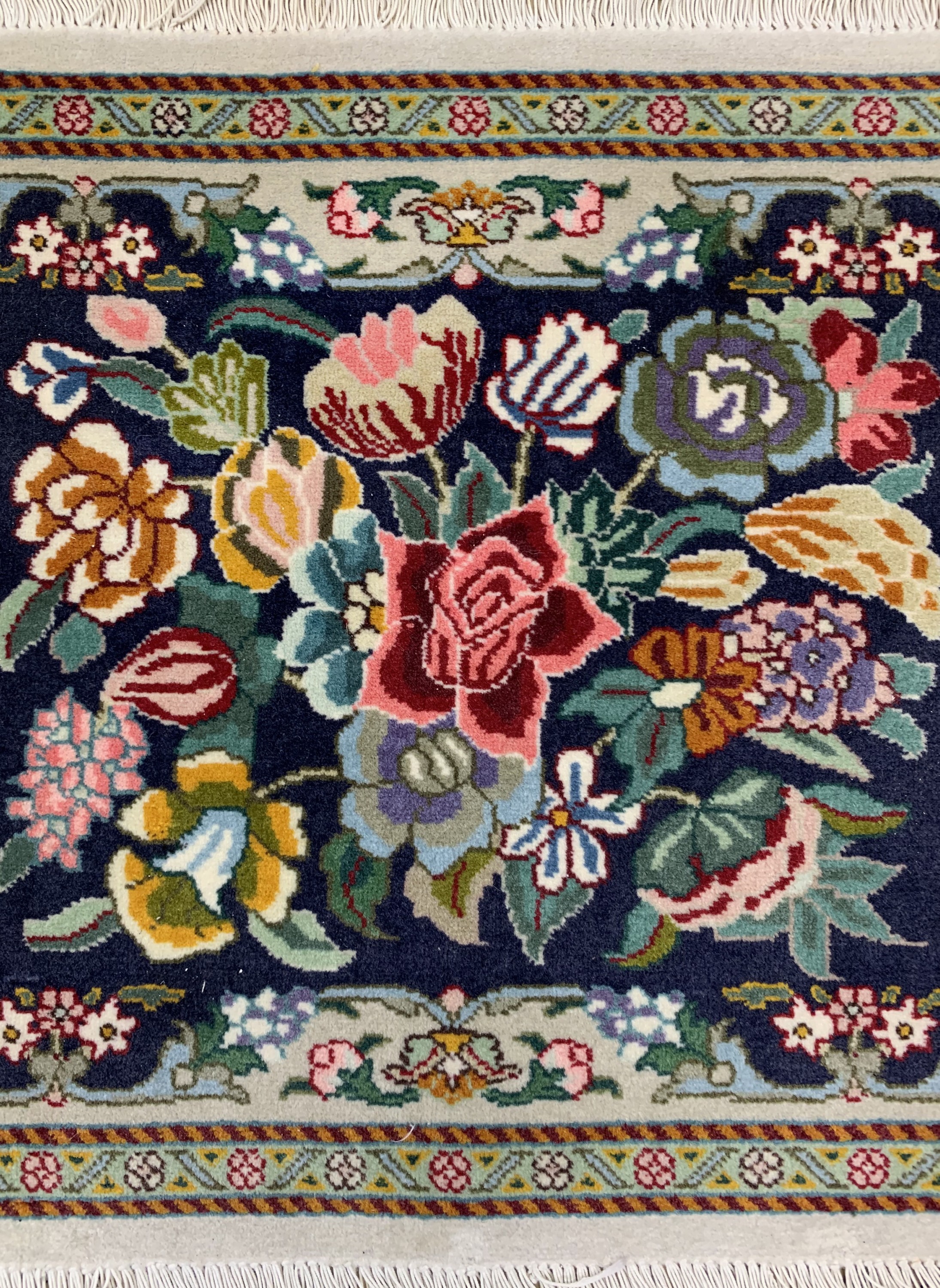 Detail c: 2 Poschti, Persien, 50 Jahre, Täbriz, ca. 42 x 52 cm, Keschan, ca. 92 x 60 cm, EHZ: 1-2