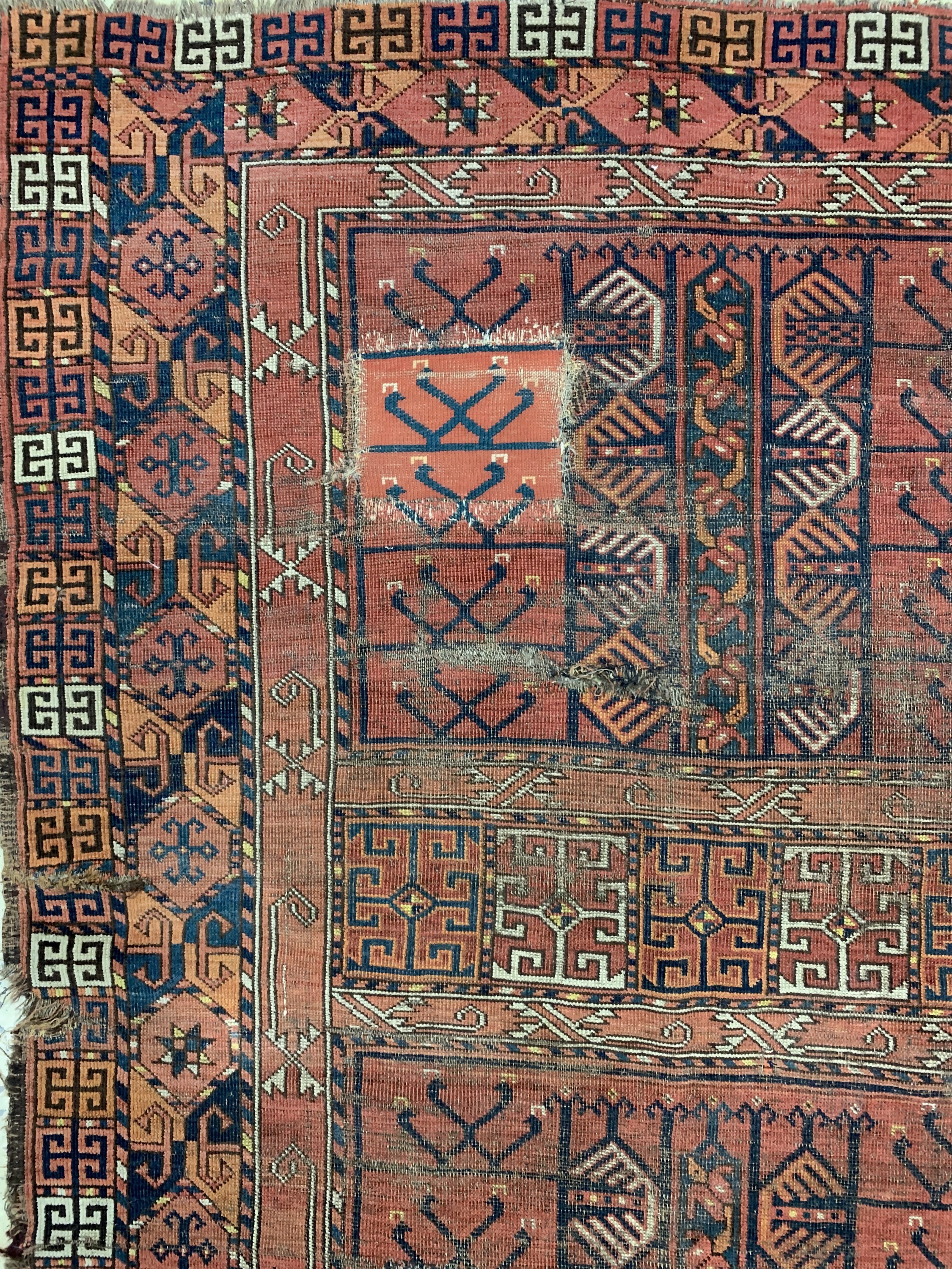 Detail b: Ersari Engsi antik, Turkmenistan, 19.Jhd, Wolle auf Wolle, ca. 180 x 126 cm, EHZ: 4