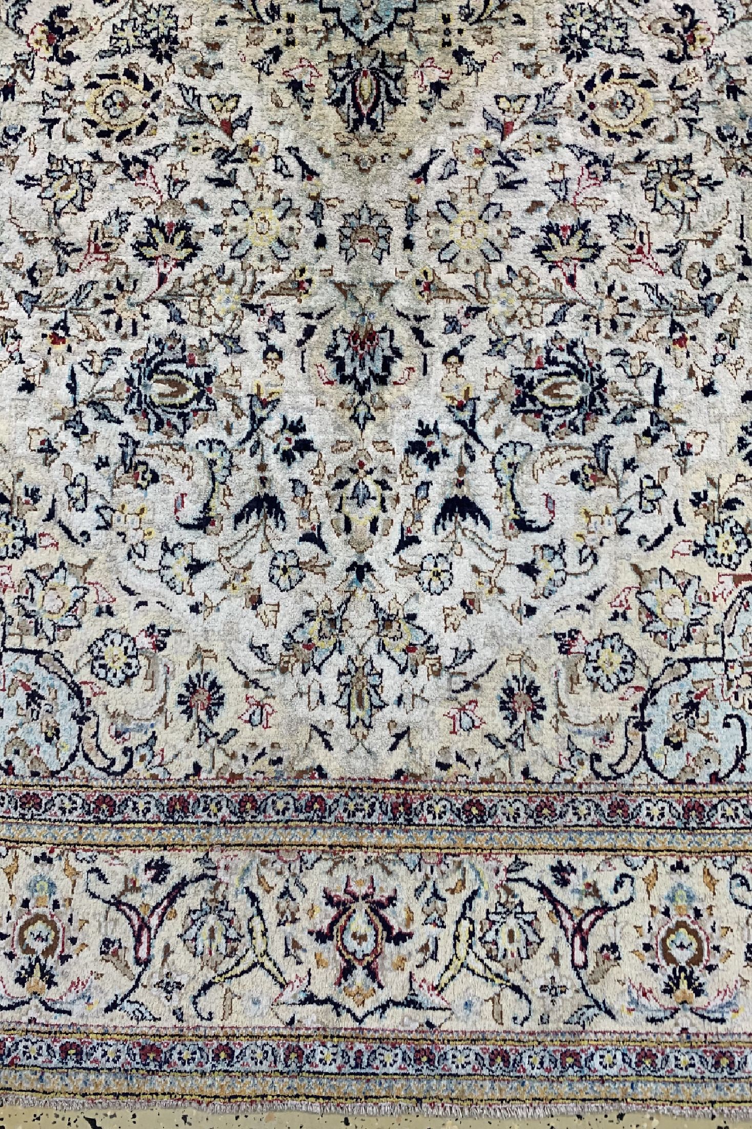 Detail b: Seiden Keschan alt, Persien, um 1950, reineNaturseide, ca. 220 x 133 cm, gereinigt, EHZ: 1-2