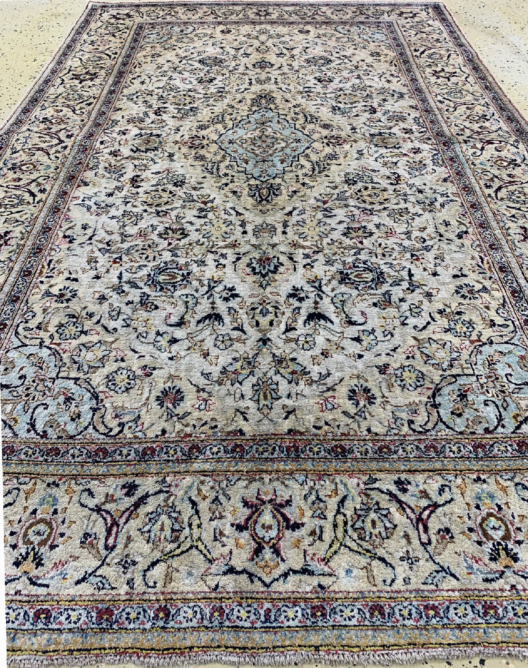 Detail d: Seiden Keschan alt, Persien, um 1950, reineNaturseide, ca. 220 x 133 cm, gereinigt, EHZ: 1-2