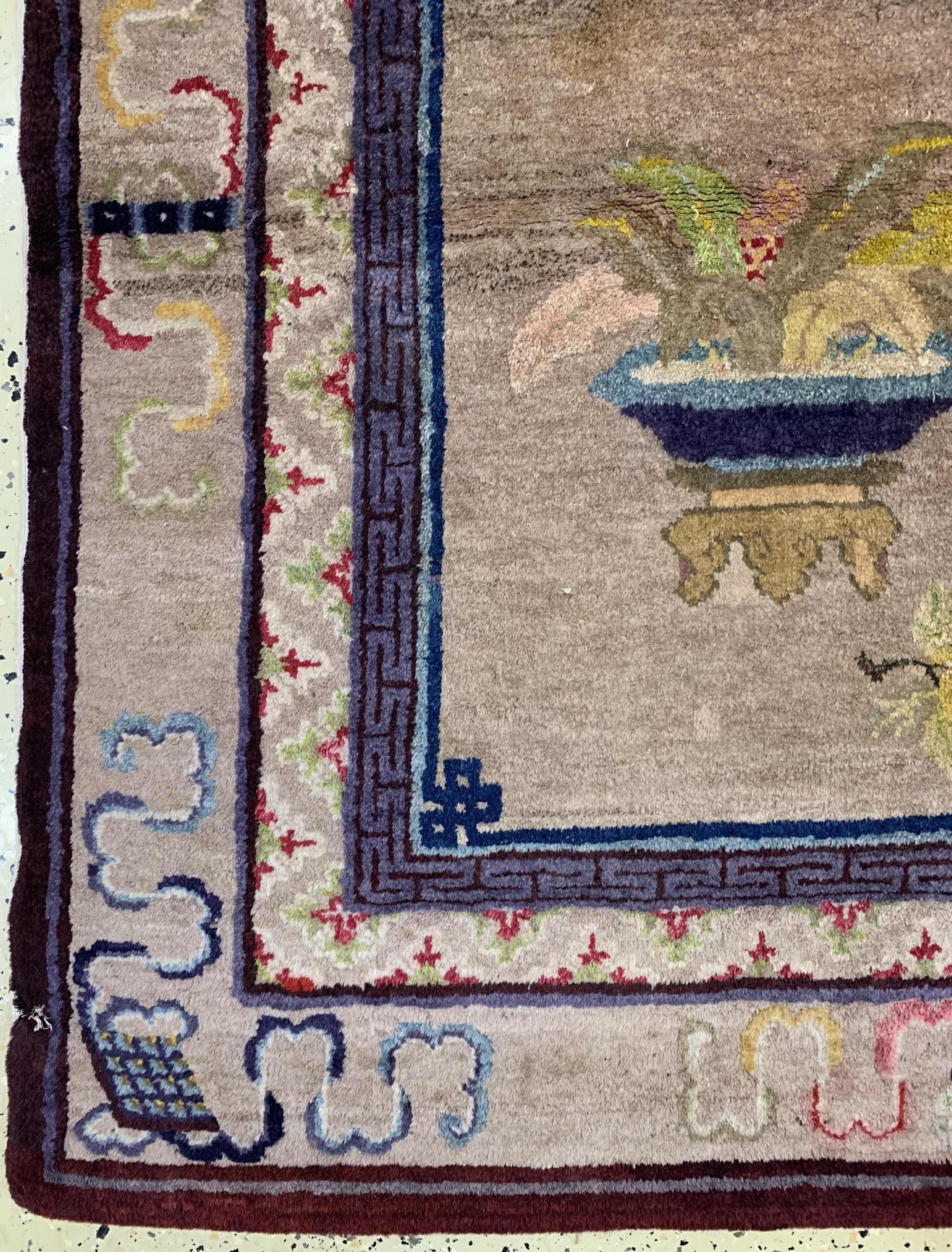 Detail c: Pao Tow antik, China, um 1900, Wolle auf Baumwolle, ca. 200 x 140 cm, restauriert, EHZ:2(kleiner Riss)