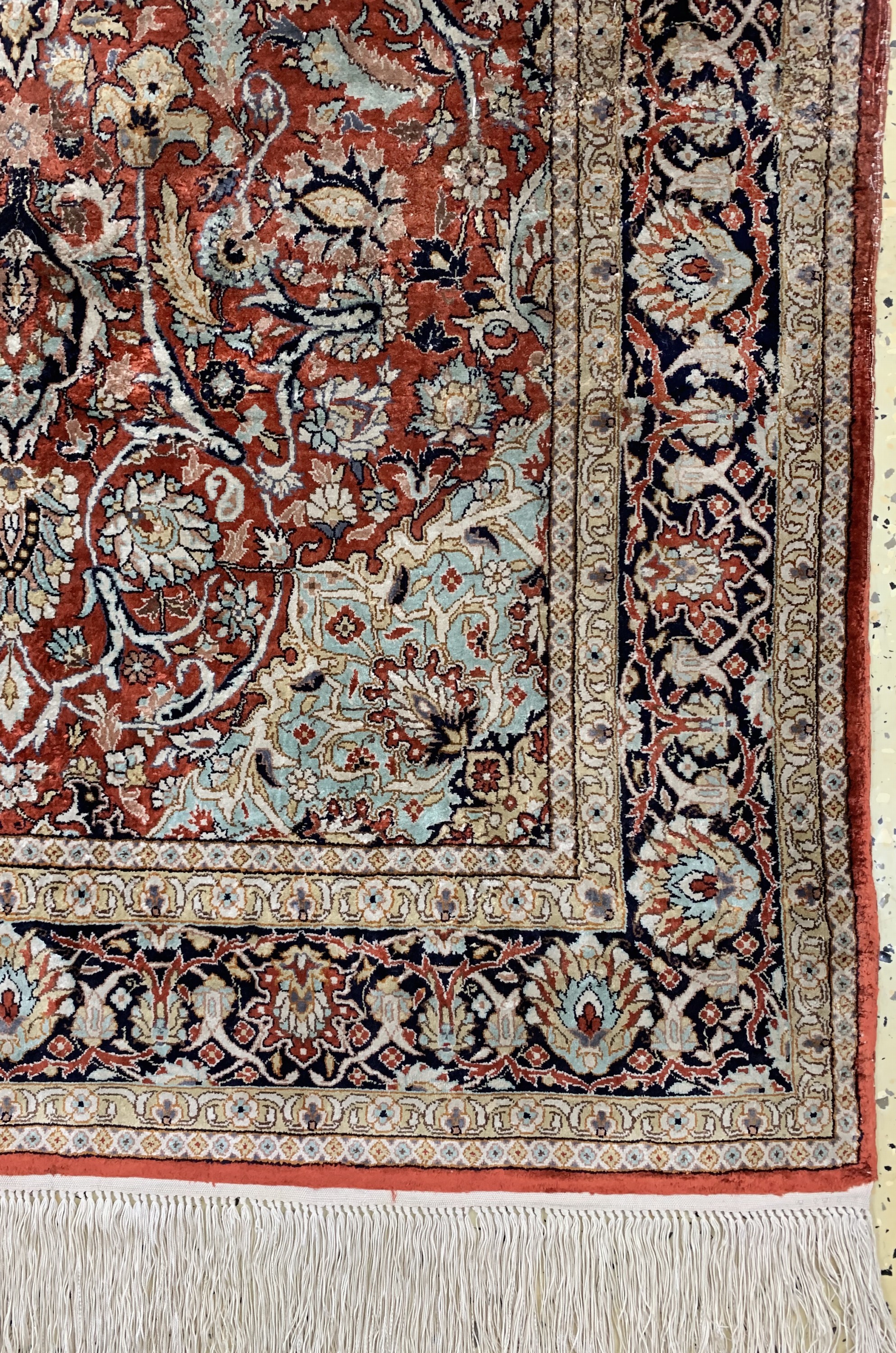 Detail a: Hereke Seide, China, ca. 40 Jahre, reine Naturseide, ca. 155 x 90 cm, Reinigungsbedürftig, EHZ: 1-2