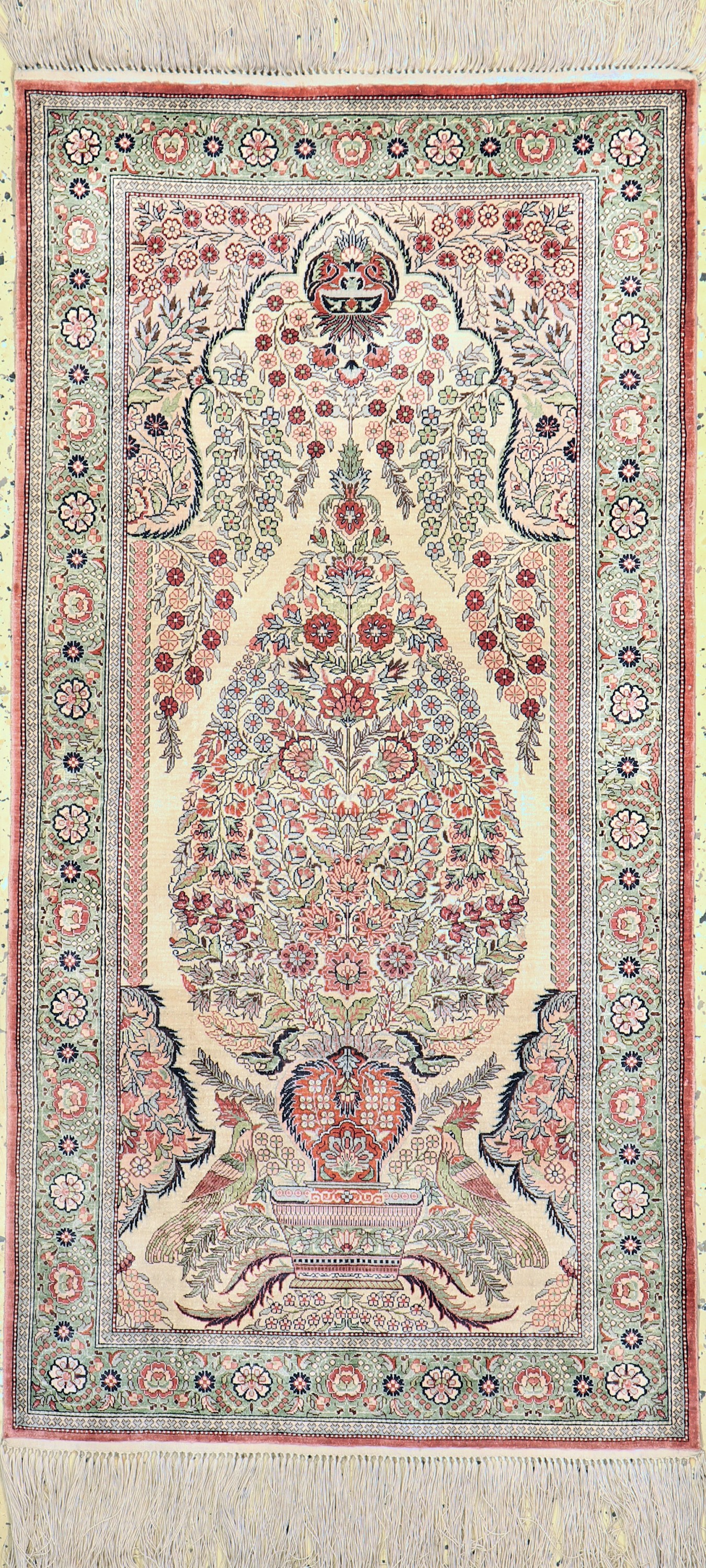Hereke Seide fein, China, ca. 50 Jahre, reine Naturseide, ca. 129 x 62 cm, ca. 1,0 Mio. Kn/qm, EHZ: 1-2