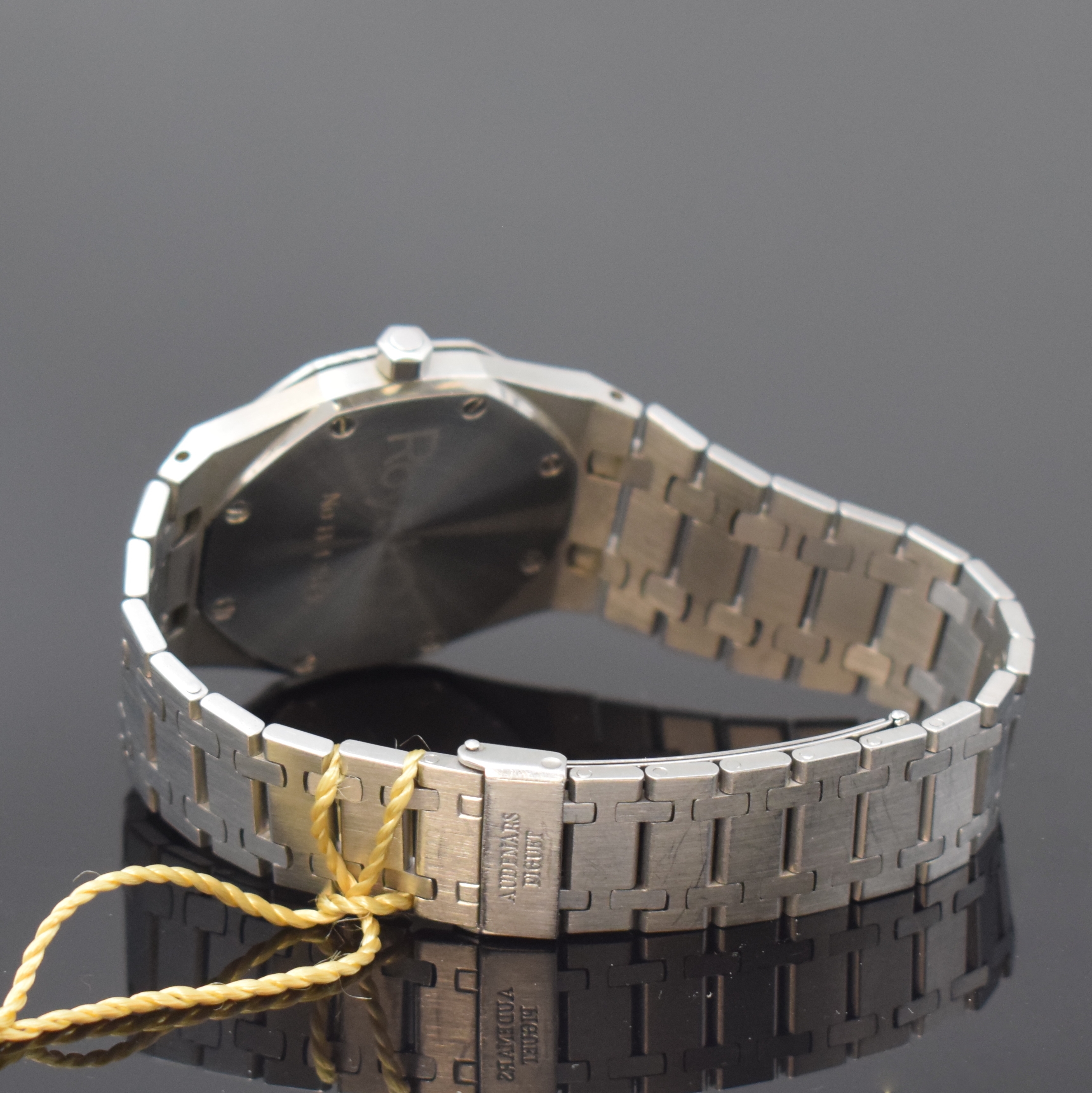 Detail b: AUDEMARS PIGUET seltene Herrenarmbanduhr Royal Oak Jumbo "B-SERIE" in Edelstahl Referenz 5402 ST, Automatik, Schweiz um 1988, Design von ...