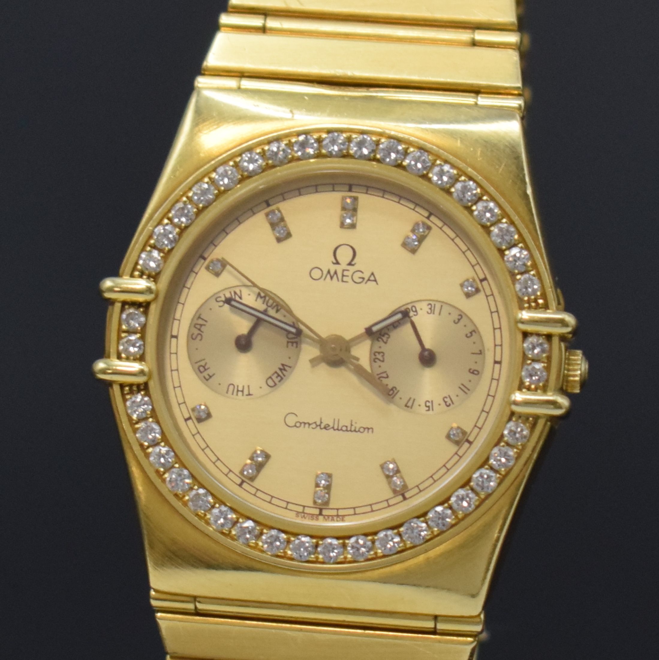 Detail a: OMEGA Constellation seltene Armbanduhr in GG 750/000 mit original Brillantbesatz Referenz 496.1070, Schweiz 1980er Jahre, quarz, Boden mit ...