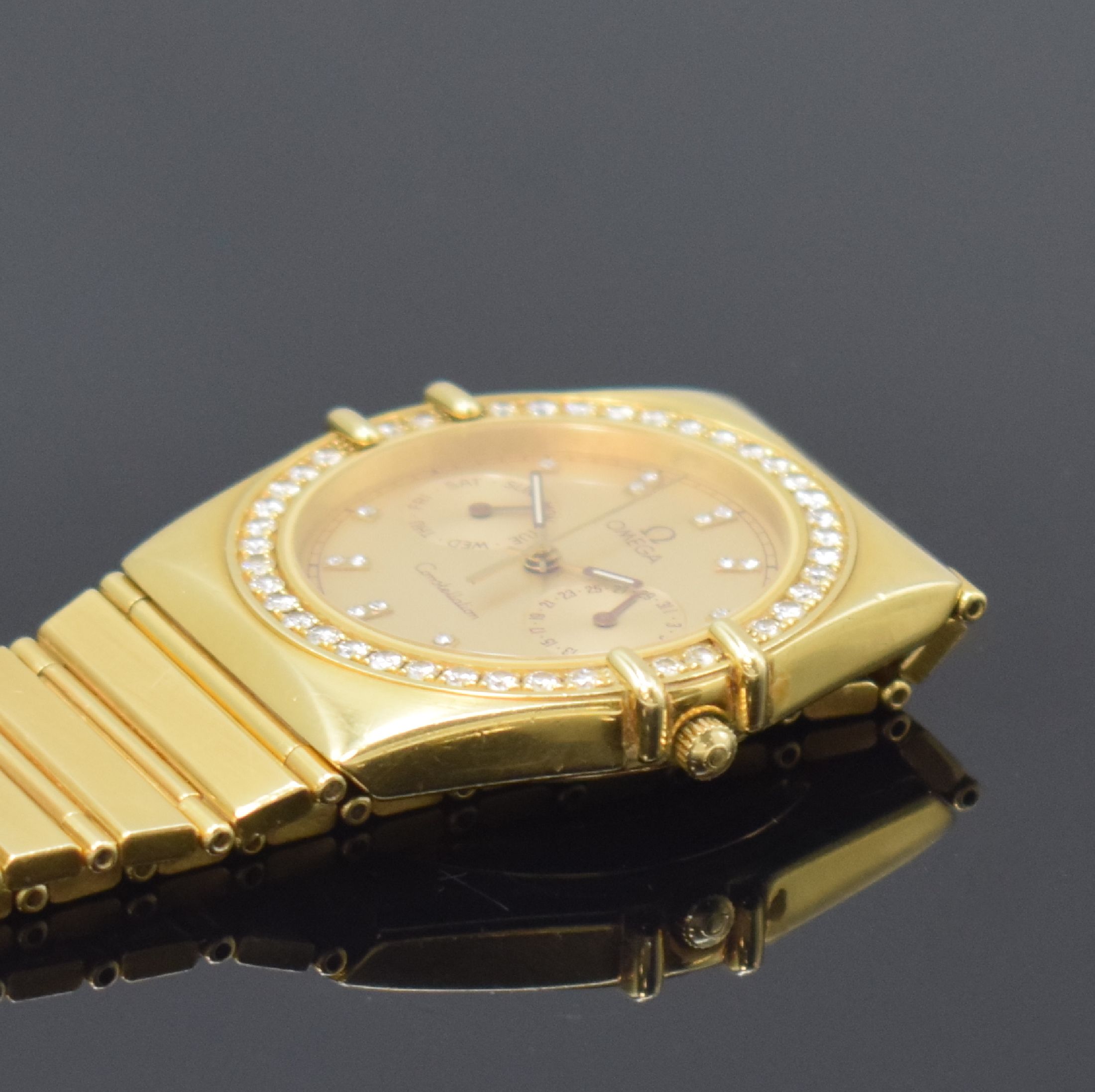 Detail c: OMEGA Constellation seltene Armbanduhr in GG 750/000 mit original Brillantbesatz Referenz 496.1070, Schweiz 1980er Jahre, quarz, Boden mit ...